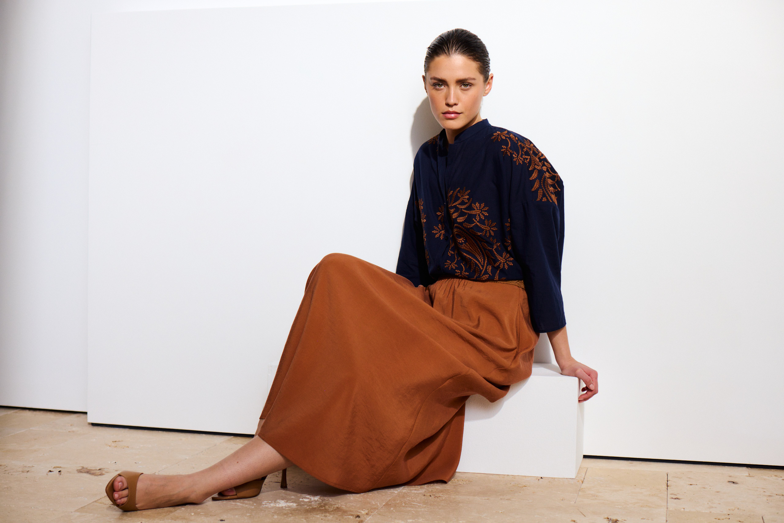 Bluse Ornament und Rock