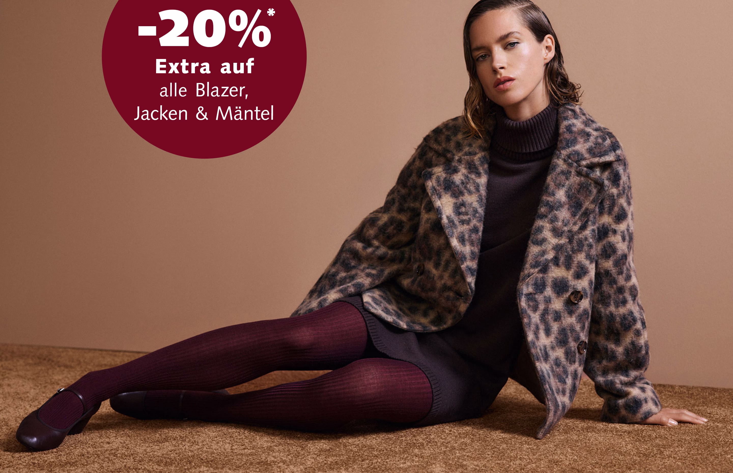 Model mit Leojacke