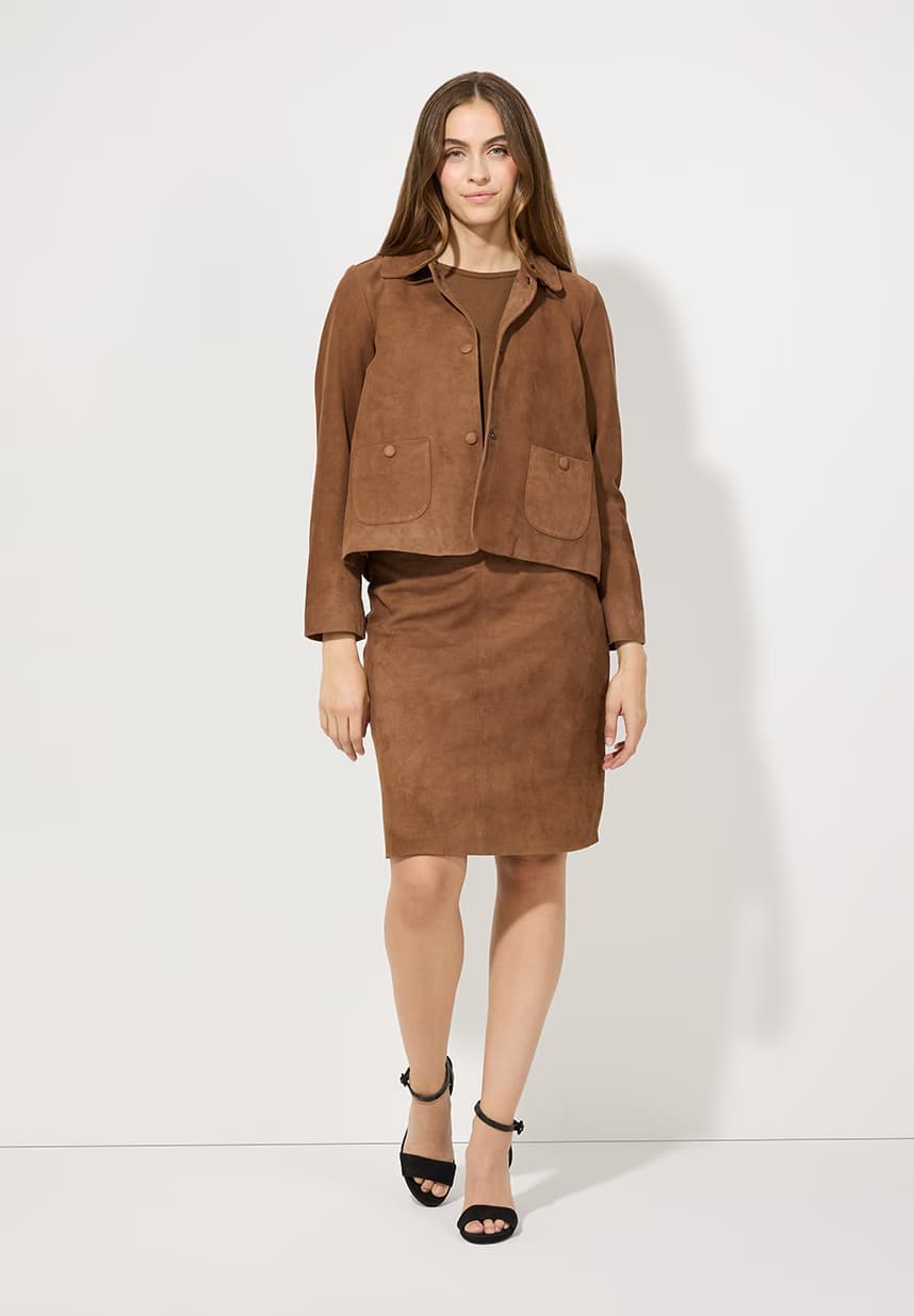 Lederjacke und Lederrock in Velour