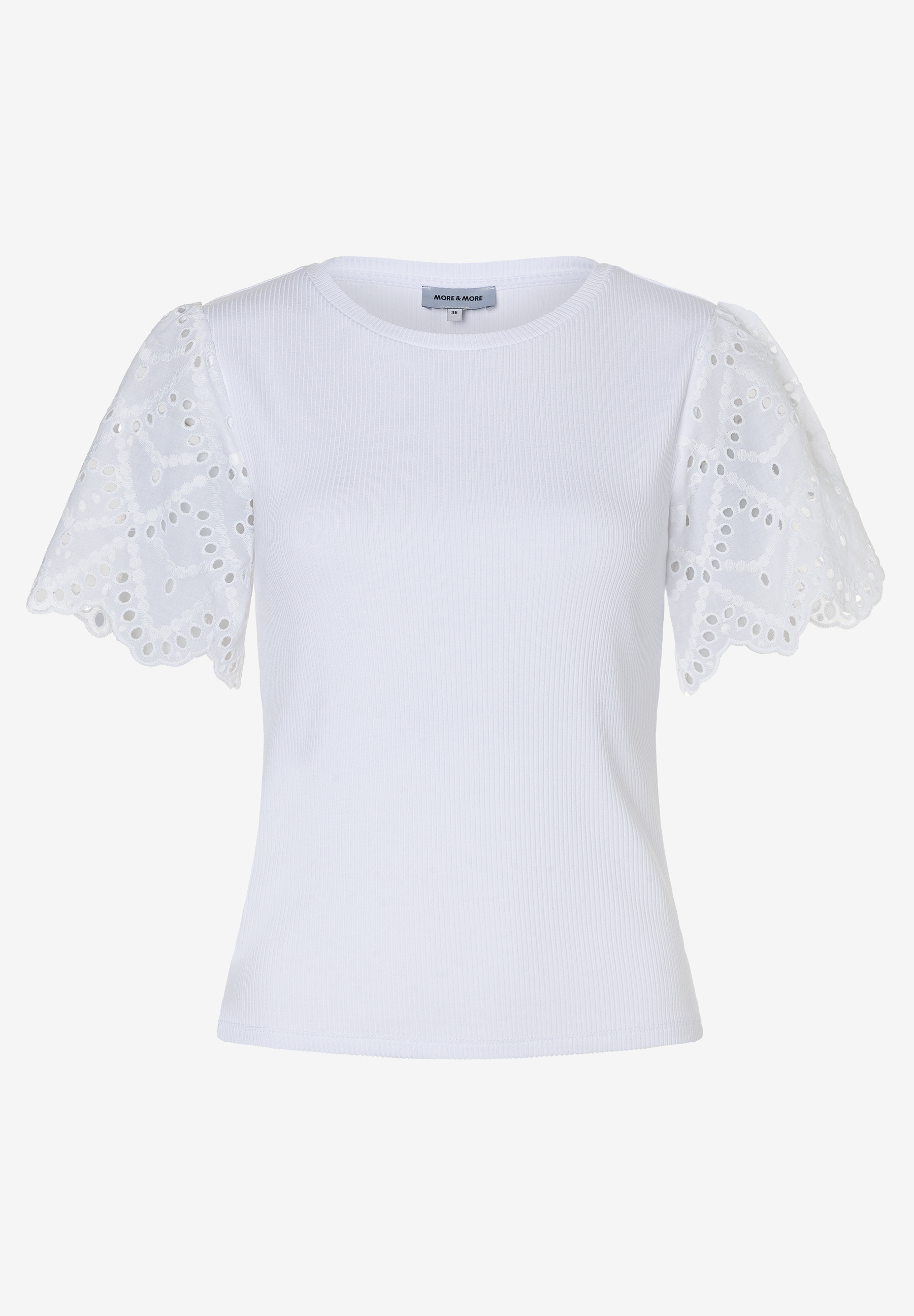 MORE & MORE geripptes Top aus Materialmix. Weißes T-Shirt mit Lochstickerei-Ärmeln, geripptem Rumpf und Rundhals. MORE & MORE geripptes Top aus Materialmix. Weißes T-Shirt mit Lochstickerei-Ärmeln, geripptem Rumpf und Rundhals.