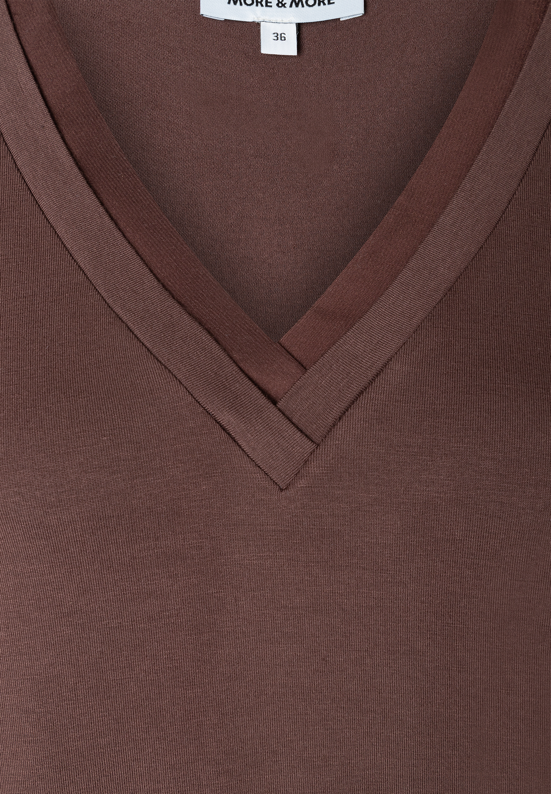MORE & MORE V-Neck Jersey Oberteil in Braun, Größe 36. Angenehmer Tragekomfort, elastisch. MORE & MORE V-Neck Jersey Oberteil in Braun, Größe 36. Angenehmer Tragekomfort, elastisch.