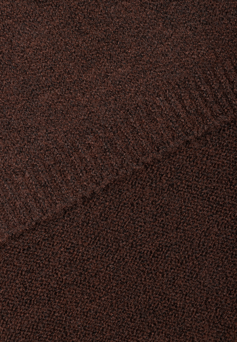 MORE & MORE Accessoire: Eine Nahaufnahme zeigt ein weiches, dunkelbraunes Textil mit feiner, ungleichmäßiger Struktur.