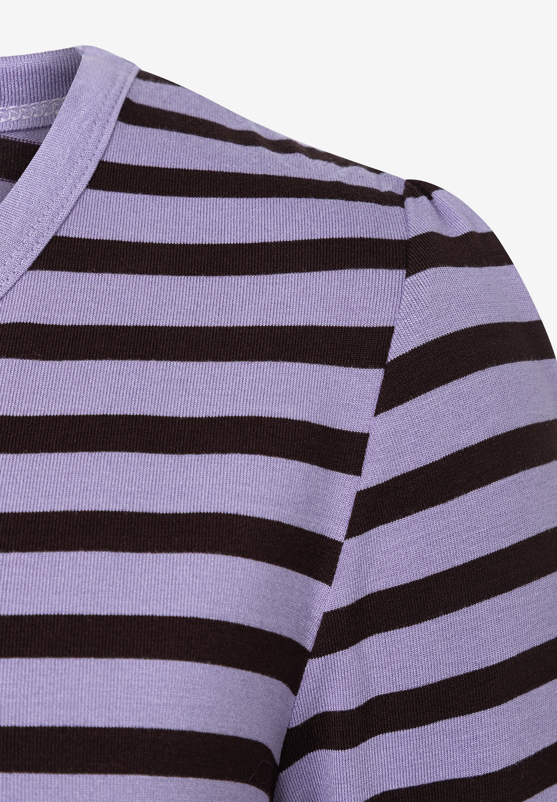 MORE & MORE T-Shirt/Top mit lila-braunen Streifen. Leicht geraffte Schulterpartie. Nahaufnahme