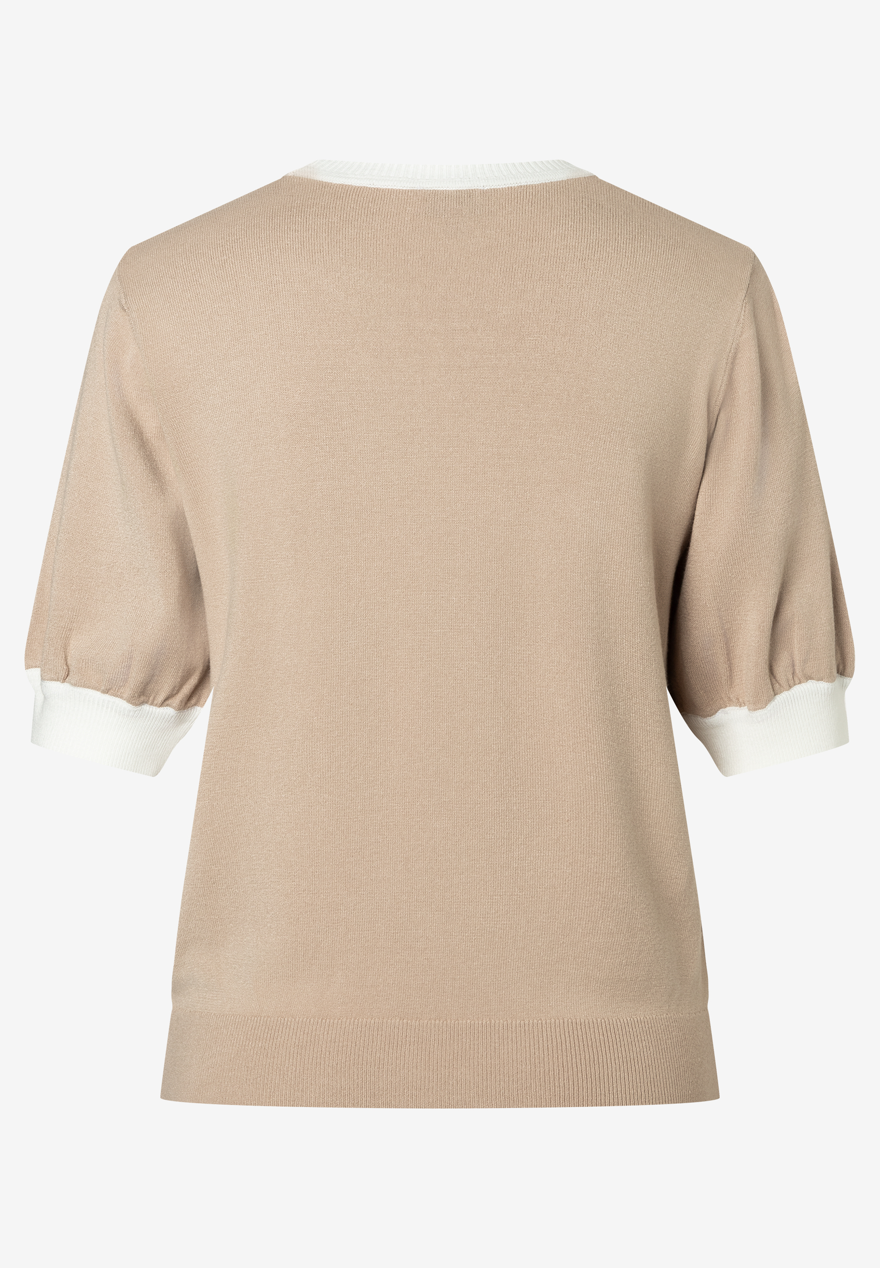 Ein beiger Feinstrick-Pullover von MORE & MORE mit weißen Akzenten an Kragen und Ärmeln. Angenehm, elastisch und hautfreundlich.