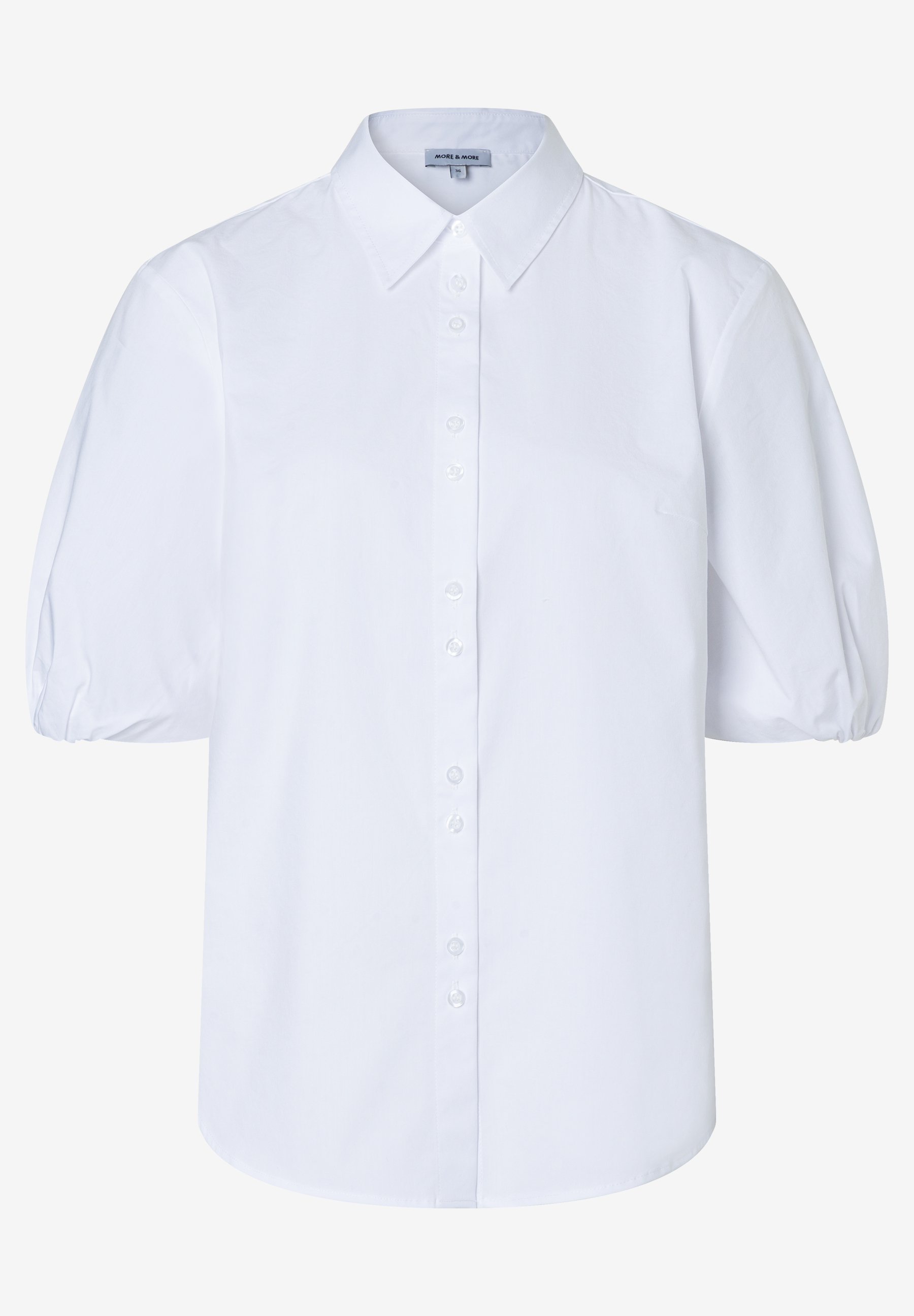 Eine weiße MORE & MORE Bluse mit Puffärmeln und Knopfleiste. Eine weiße MORE & MORE Bluse mit Puffärmeln und Knopfleiste.