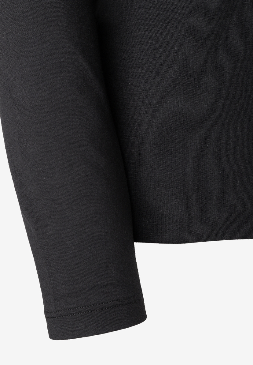 MORE & MORE schwarzes Jersey-Oberteil, Detailaufnahme des elastischen Stoffes und des Saums MORE & MORE schwarzes Jersey-Oberteil, Detailaufnahme des elastischen Stoffes und des Saums