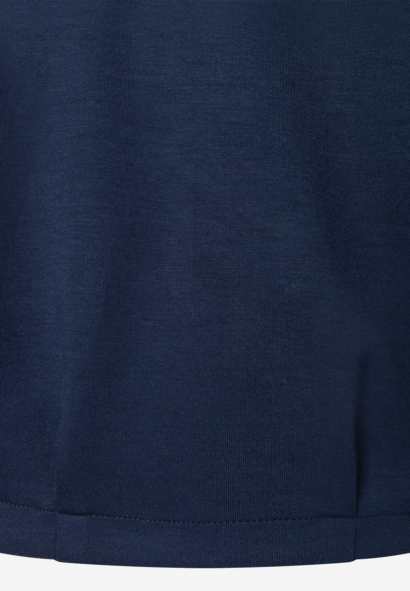 MORE & MORE Sweatshirt in Marineblau, Detailansicht des fein gerippten Saums, einfarbig und unifarben. MORE & MORE Sweatshirt in Marineblau, Detailansicht des fein gerippten Saums, einfarbig und unifarben.