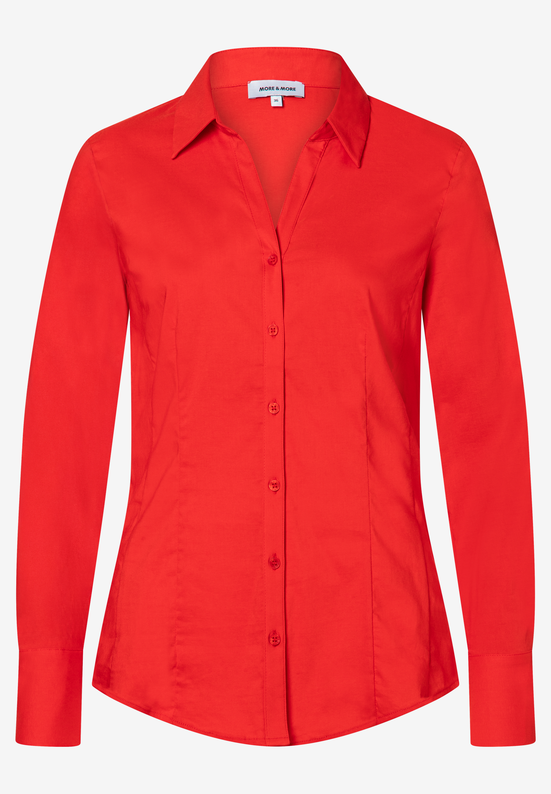 Eine rote, langärmlige MORE & MORE Bluse aus Popeline mit Knöpfen. Eine rote, langärmlige MORE & MORE Bluse aus Popeline mit Knöpfen.