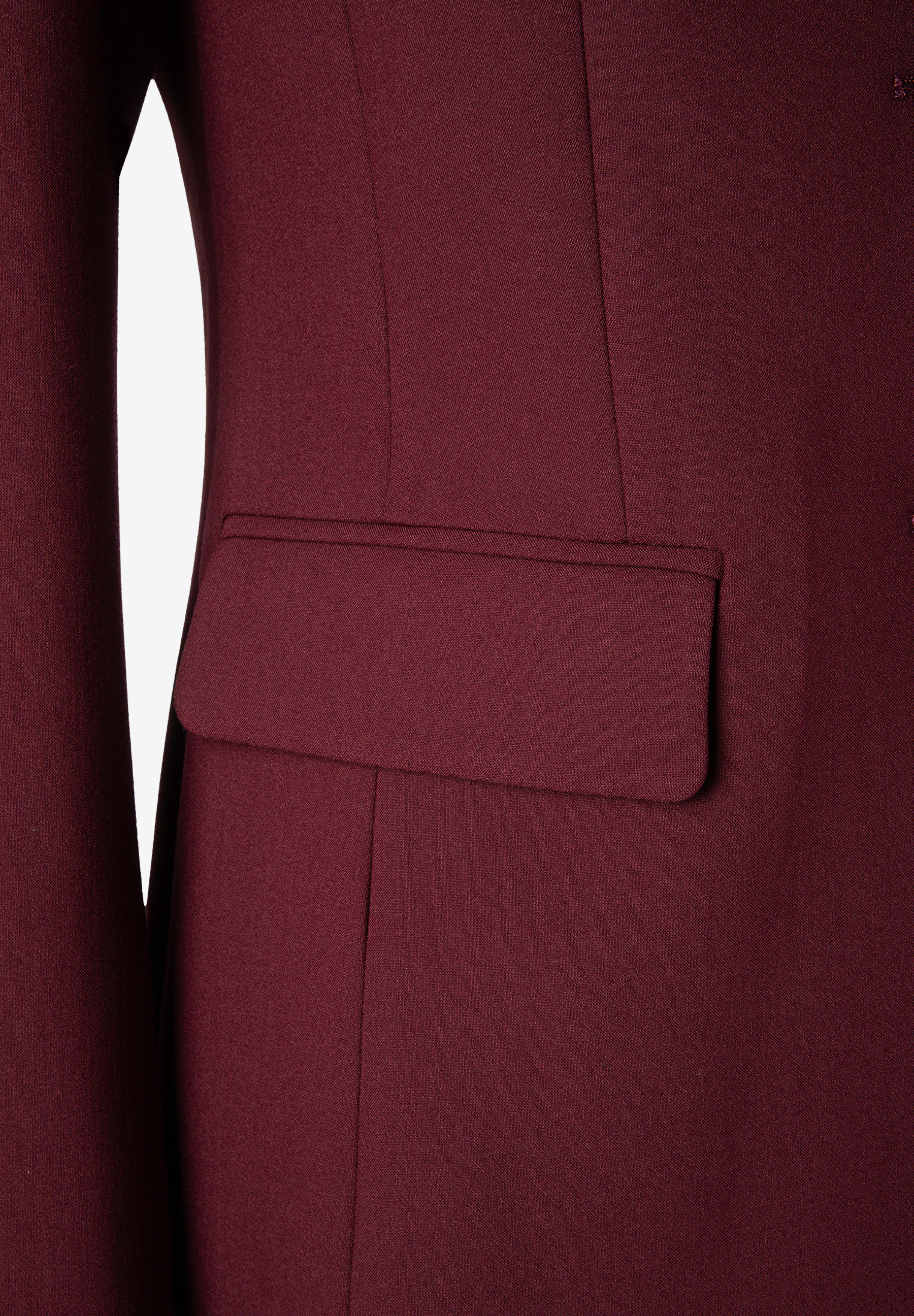 MORE & MORE Blazer in Bordeauxrot, ein Detailbild der Seitentasche des Blazers.