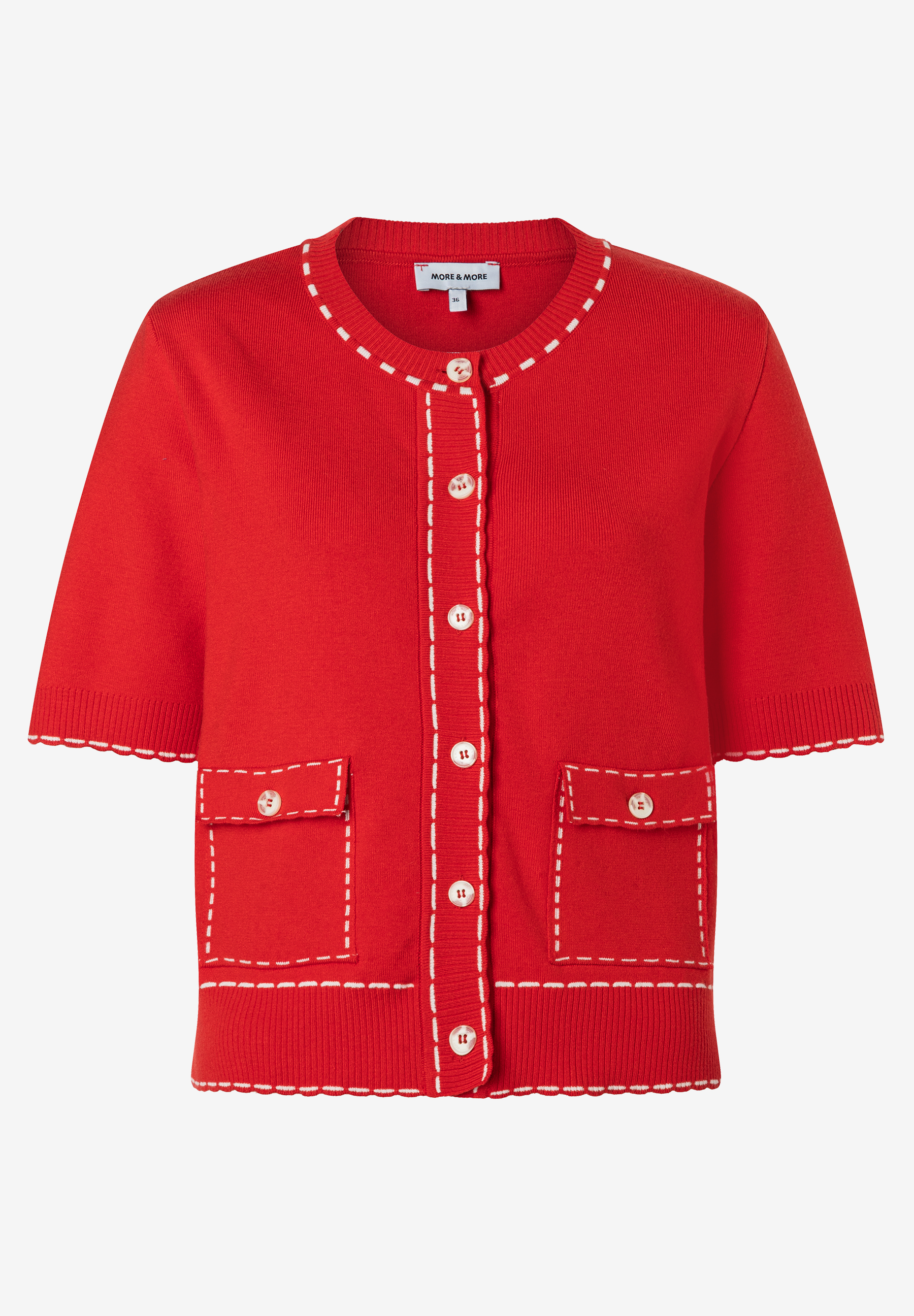 Eine rote Strickjacke von MORE & MORE mit weißen Ziernähten und kurzen Ärmeln. Eine rote Strickjacke von MORE & MORE mit weißen Ziernähten und kurzen Ärmeln.