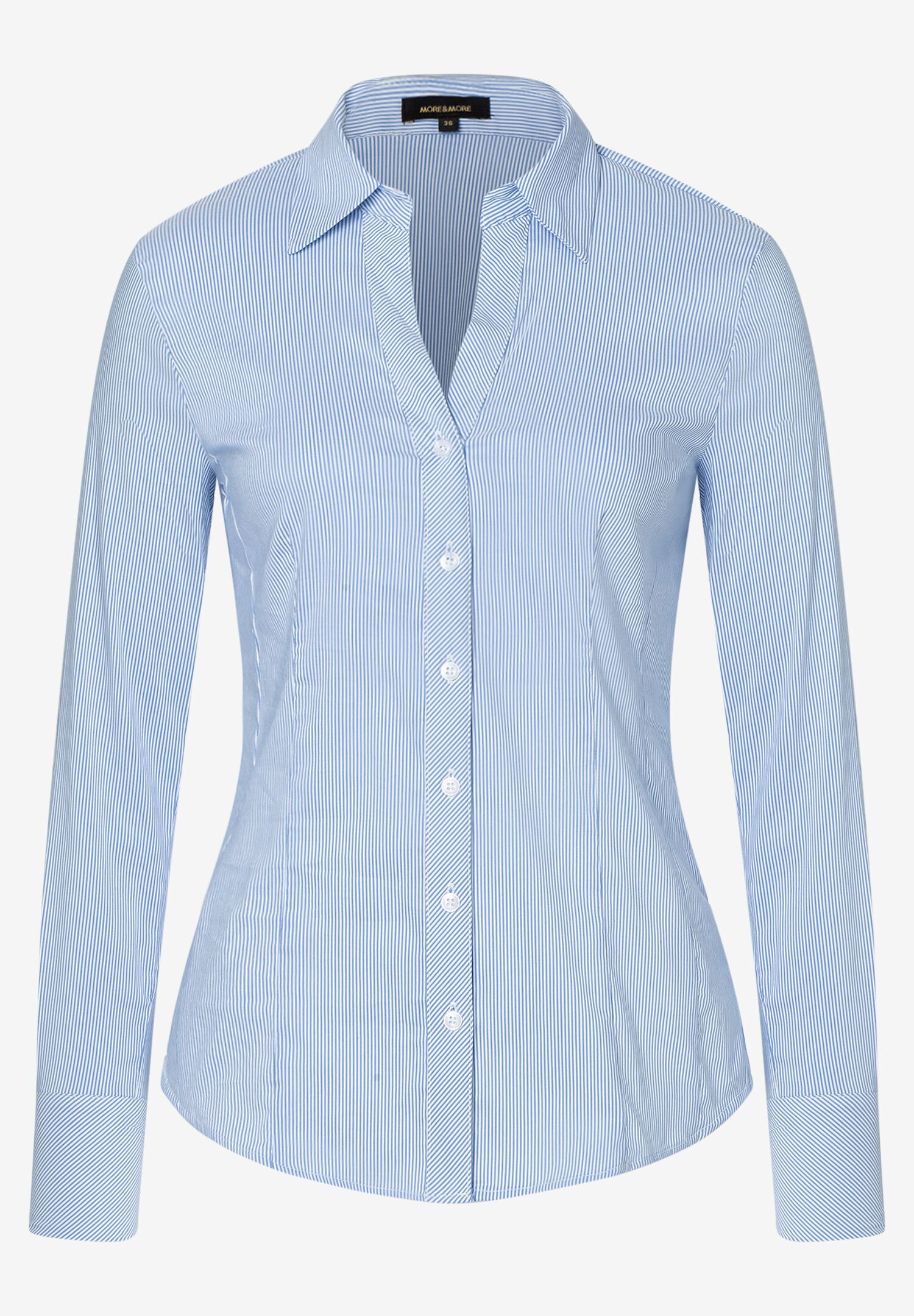 Eine gestreifte, taillierte Bluse von MORE & MORE aus Baumwollmischung mit V-Ausschnitt und Knöpfen. Eine gestreifte, taillierte Bluse von MORE & MORE aus Baumwollmischung mit V-Ausschnitt und Knöpfen.