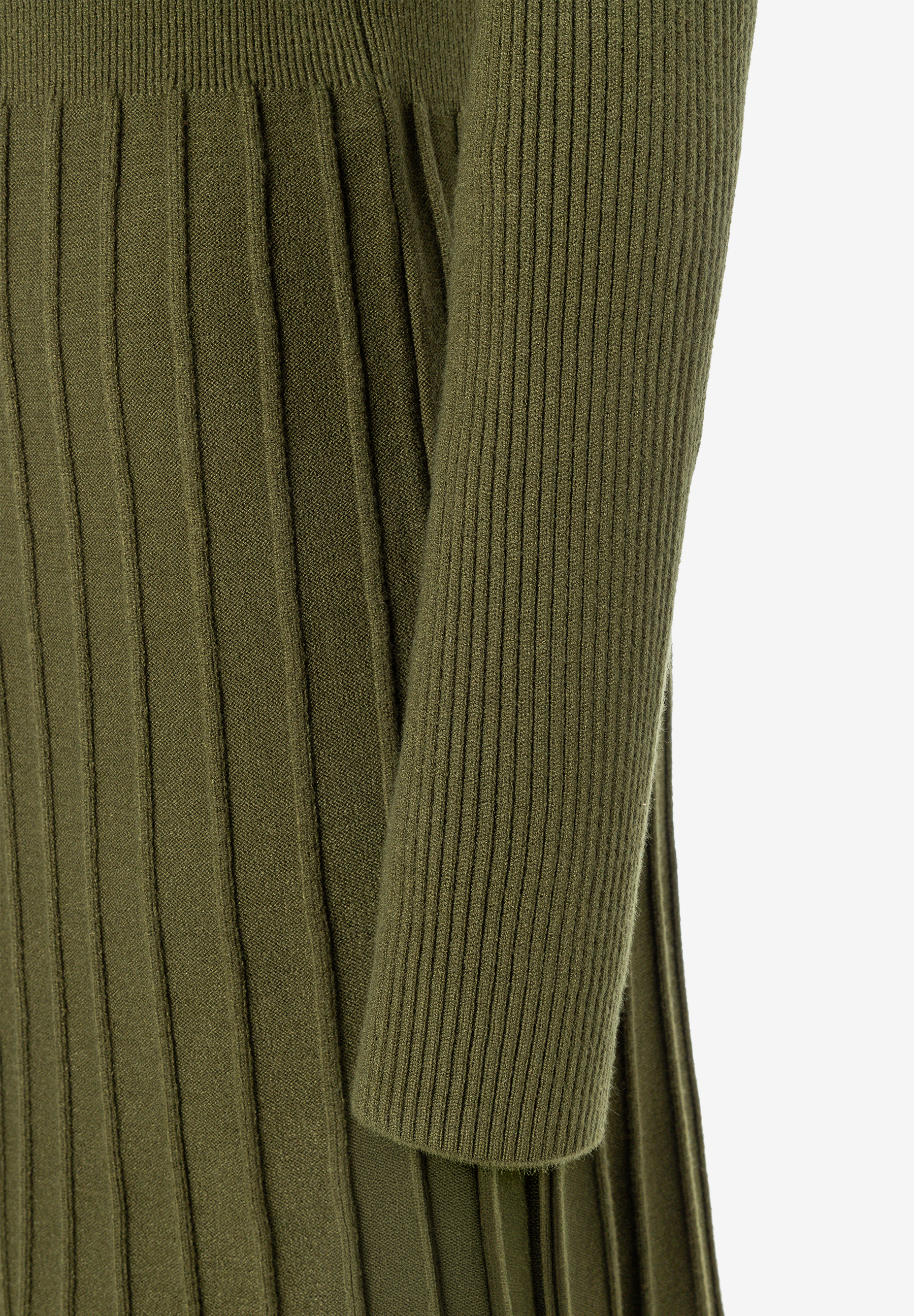 MORE & MORE grünes Rippstrick-Kleid mit Ärmelpartie. Das gerippte Material hat breite vertikale Streifen. MORE & MORE grünes Rippstrick-Kleid mit Ärmelpartie. Das gerippte Material hat breite vertikale Streifen.