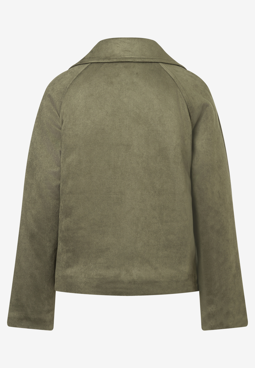 Rückansicht einer olivgrünen Kunstlederjacke von MORE & MORE mit weichem Griff. Rückansicht einer olivgrünen Kunstlederjacke von MORE & MORE mit weichem Griff.