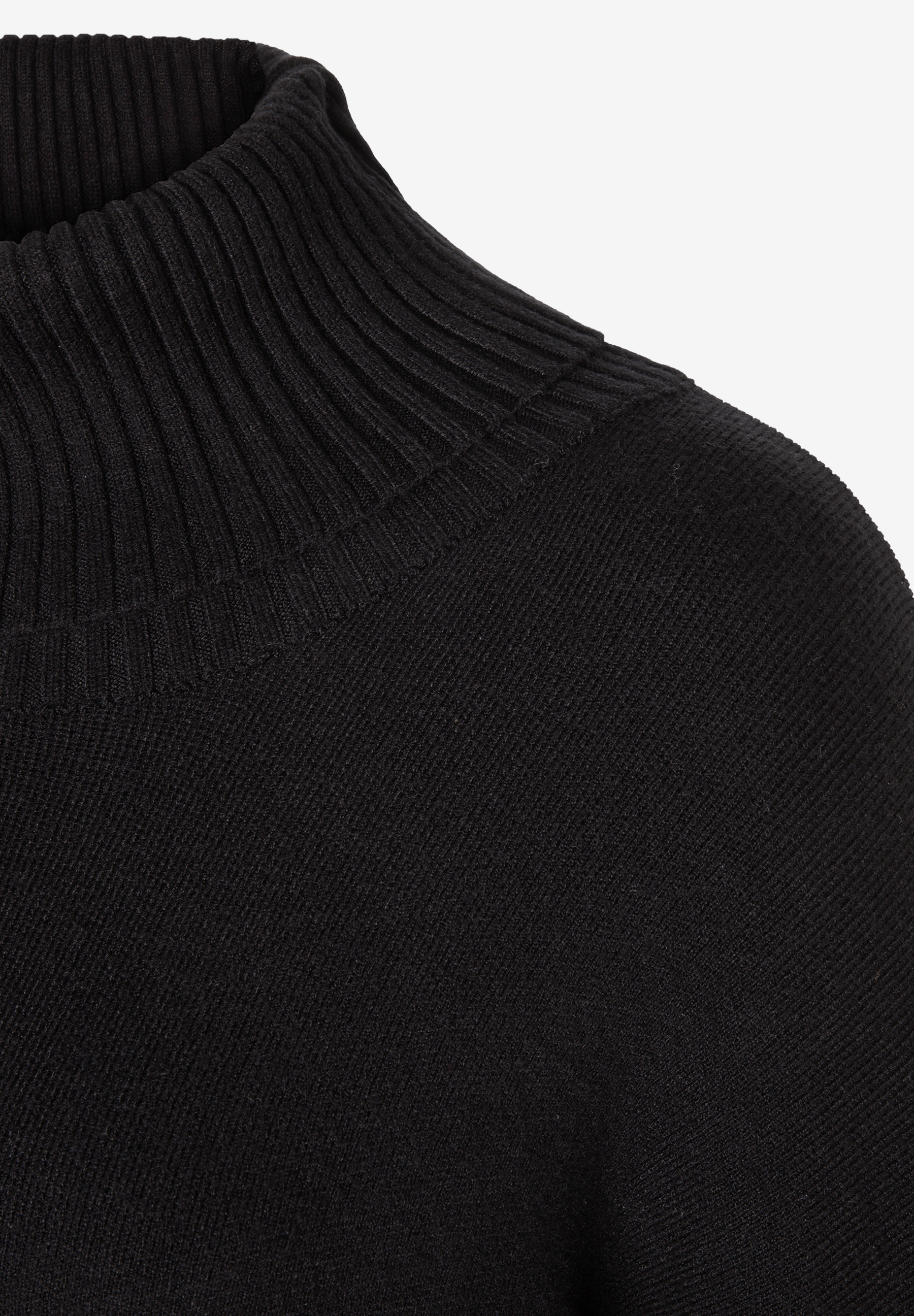 MORE & MORE schwarzer Rippstrick-Pullover mit Rollkragen, Detailansicht auf Schulter und Halsbereich, Pullovers & Strickwaren MORE & MORE schwarzer Rippstrick-Pullover mit Rollkragen, Detailansicht auf Schulter und Halsbereich, Pullovers & Strickwaren