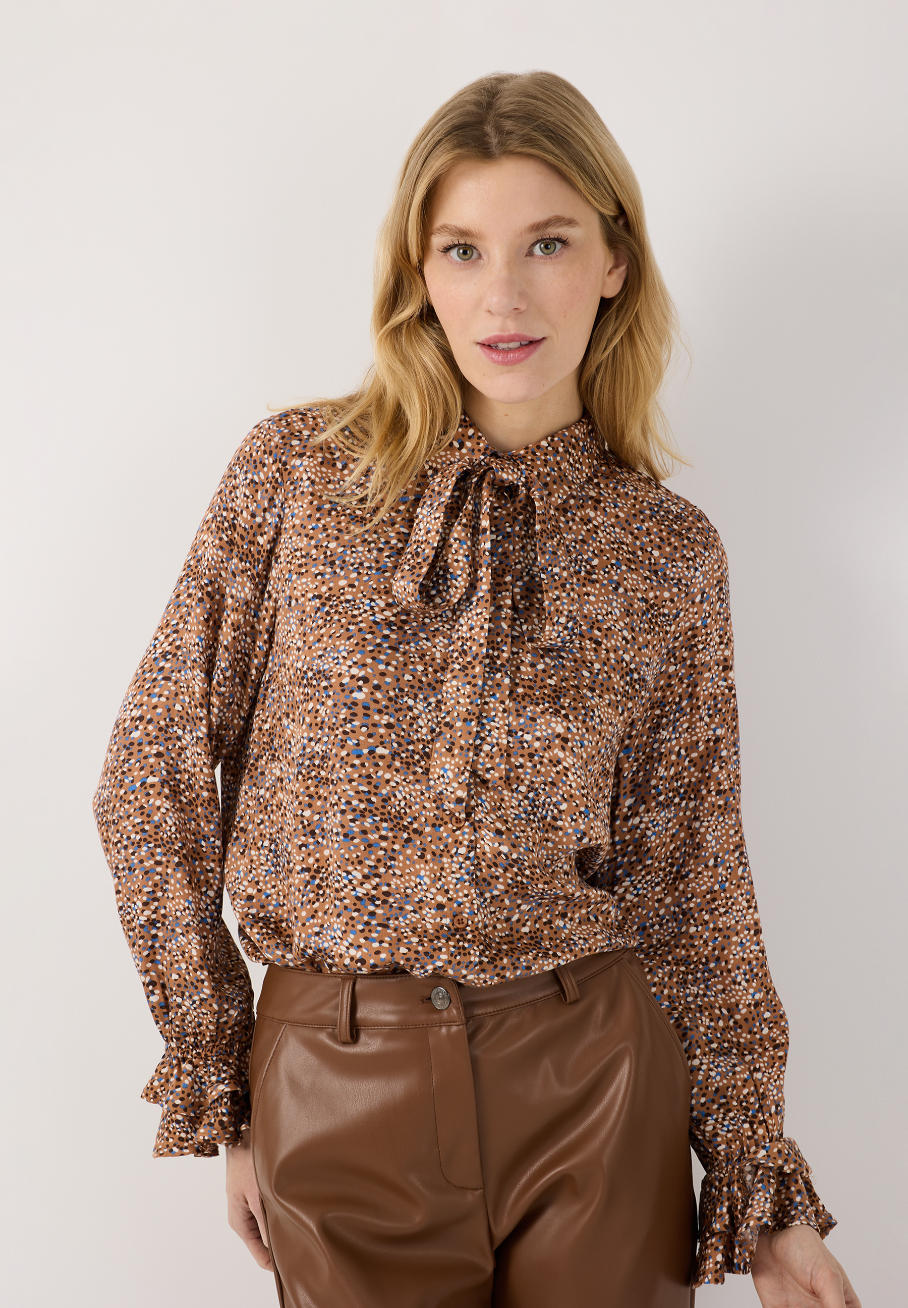 Printbluse mit Schleife