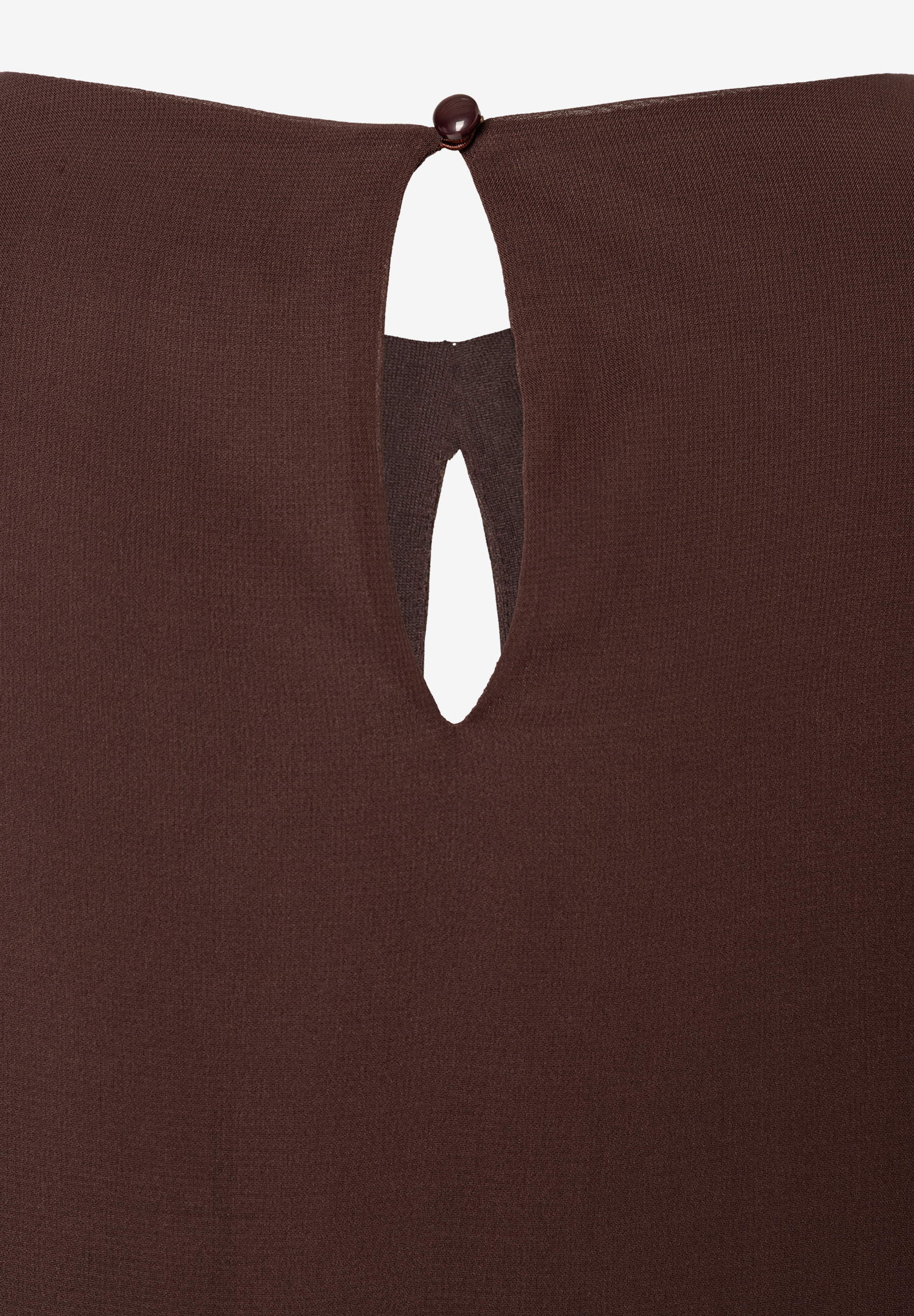 MORE & MORE Bluse aus Chiffon in dunklem Braun, mit rundem Ausschnitt und kleinem Knopfverschluss am Nacken. MORE & MORE Bluse aus Chiffon in dunklem Braun, mit rundem Ausschnitt und kleinem Knopfverschluss am Nacken.
