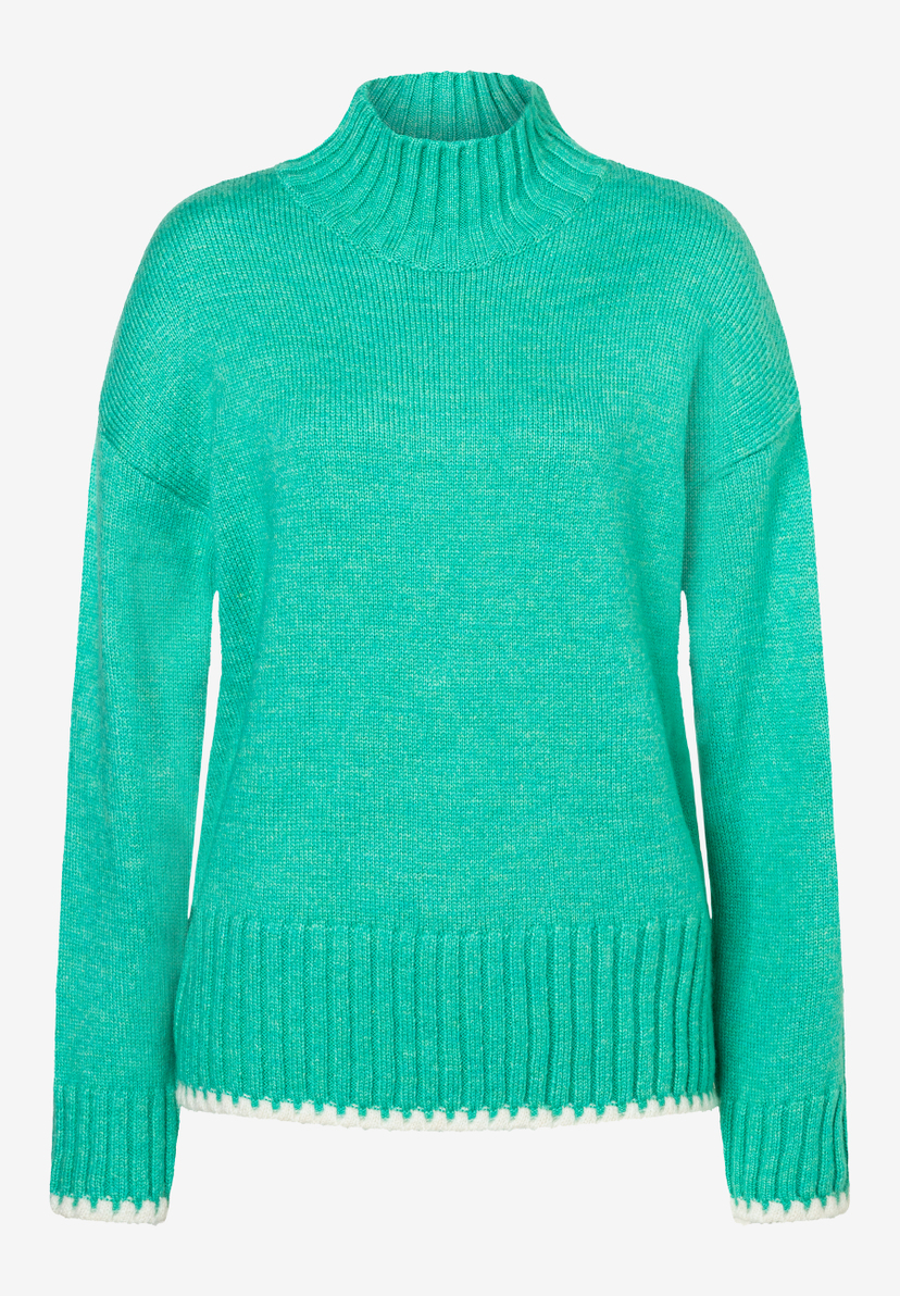 Ein grüner Strickpullover von MORE & MORE mit hohem Kragen und weißem Saum. Ein grüner Strickpullover von MORE & MORE mit hohem Kragen und weißem Saum.