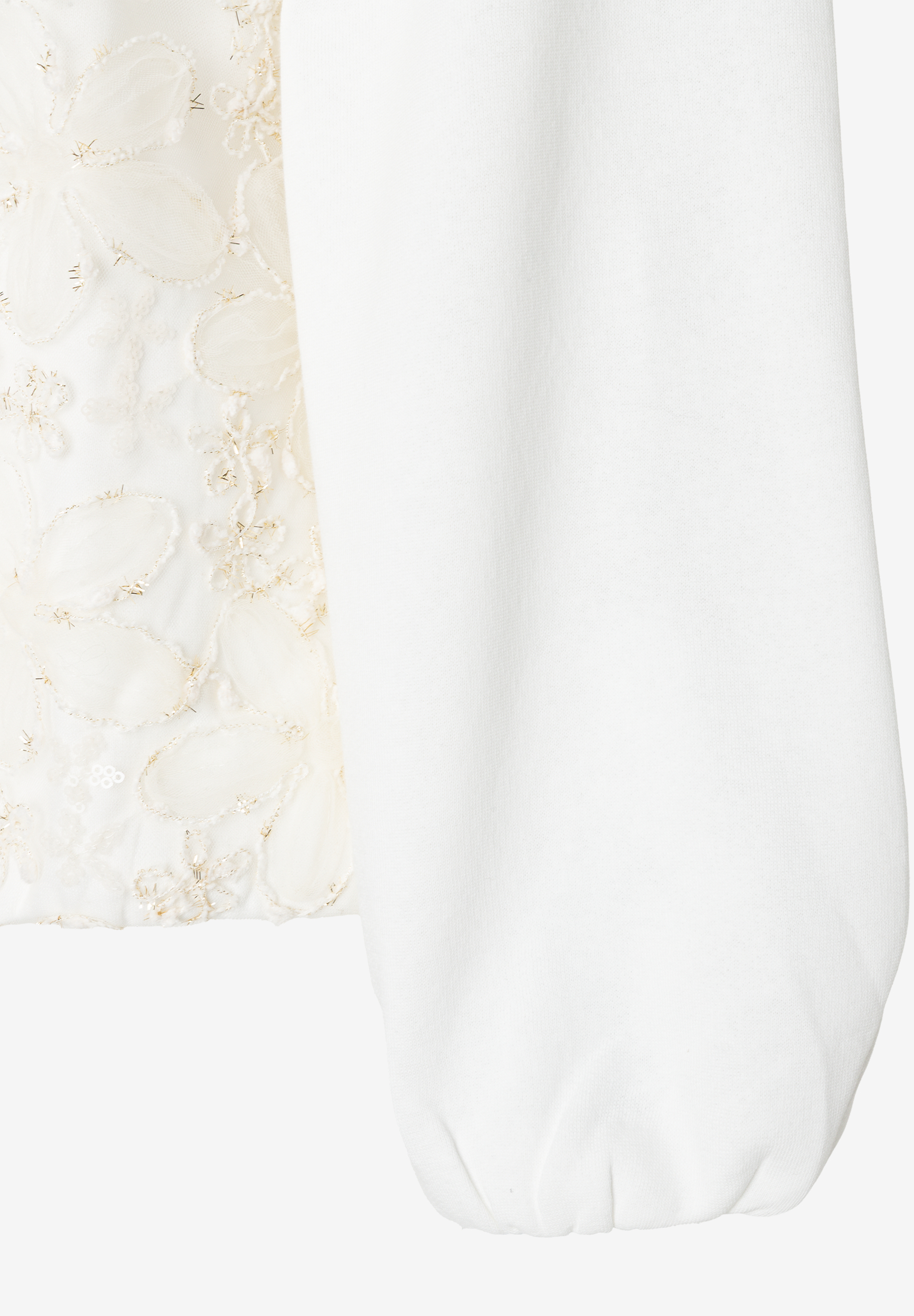 MORE & MORE Sweatshirt mit aufwendiger Spitzenapplikation. Weißer Stoff und florale Spitzenmuster in Creme und Gold.