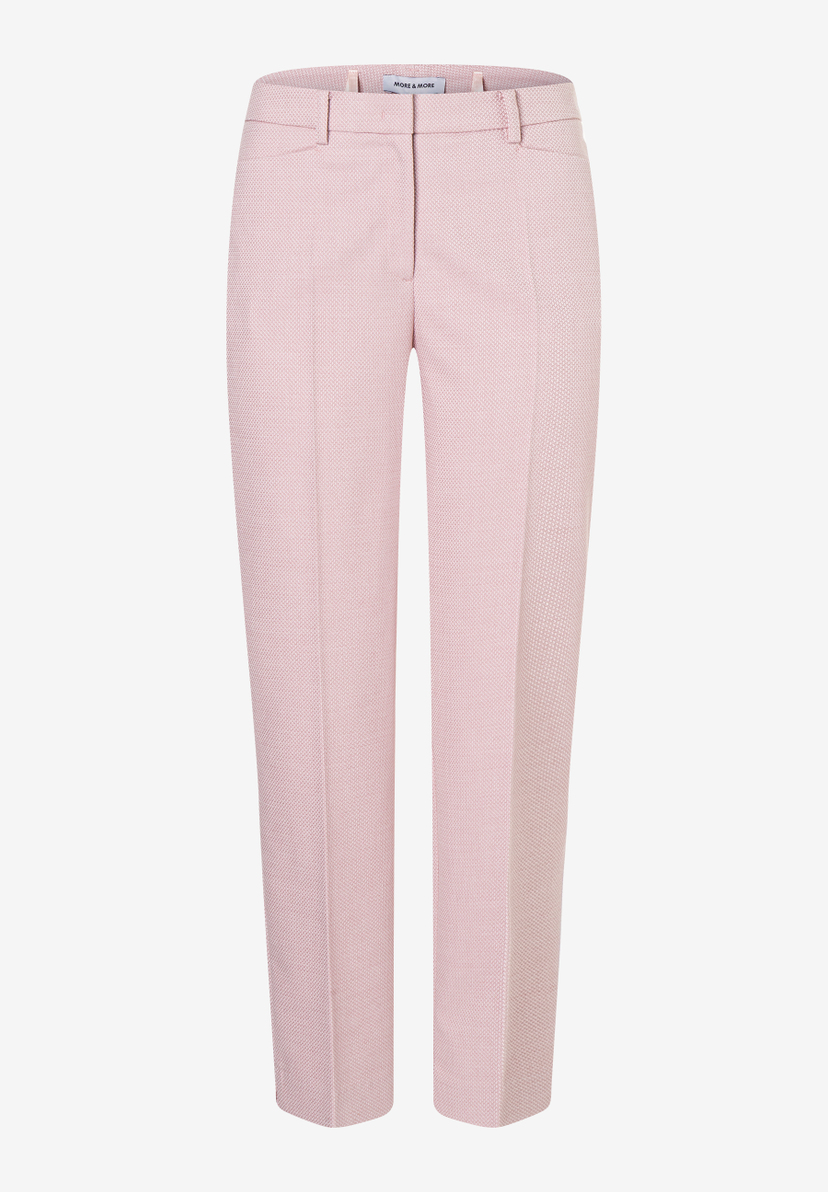Eine rosafarbene MORE & MORE Stretch Piqué Hose, von vorne fotografiert. Eine rosafarbene MORE & MORE Stretch Piqué Hose, von vorne fotografiert.