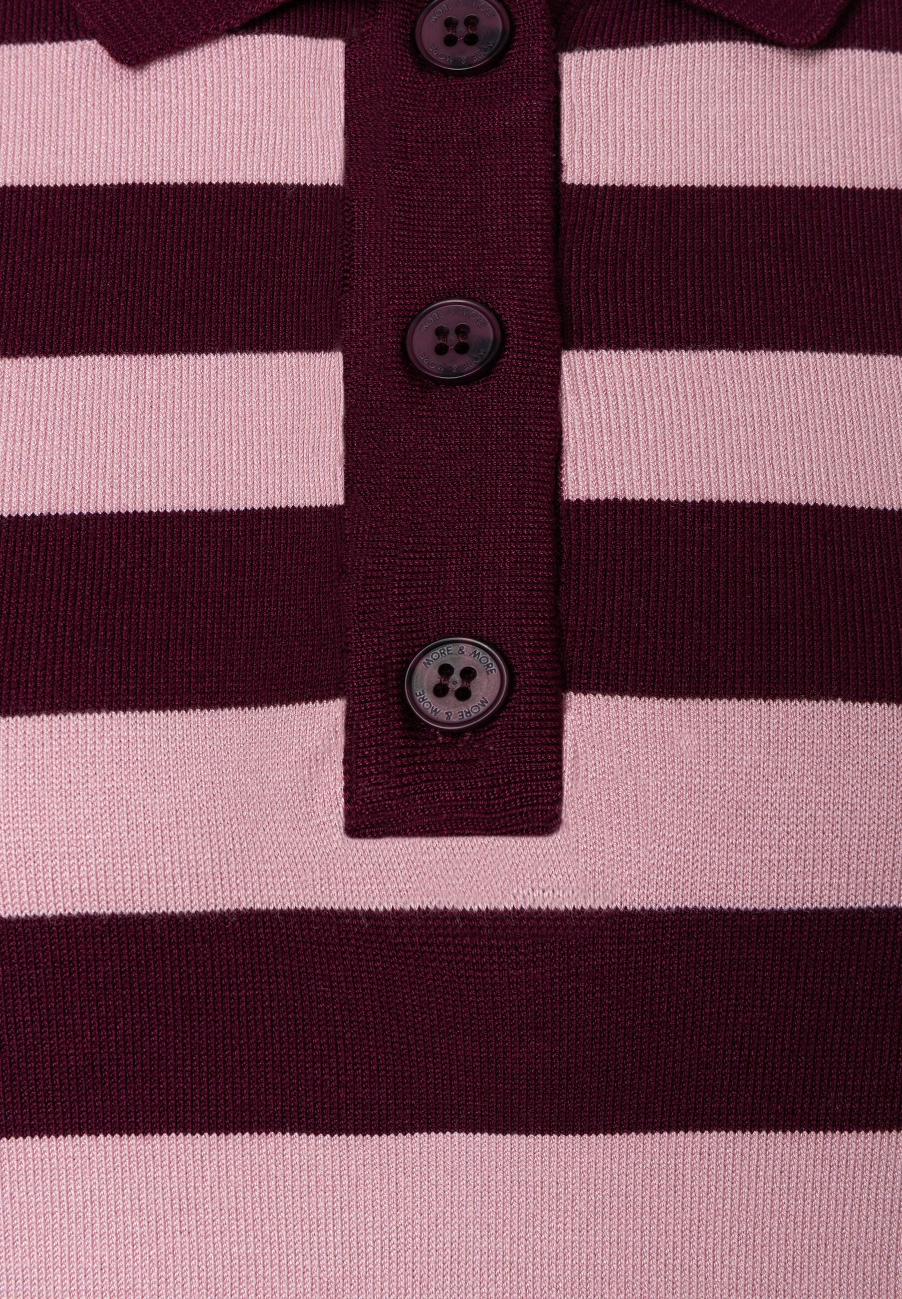 MORE & MORE Feinstrick-Pullover mit Blockstreifen in Rosa und Dunkelrot, hautfreundlich und elastisch. MORE & MORE Feinstrick-Pullover mit Blockstreifen in Rosa und Dunkelrot, hautfreundlich und elastisch.