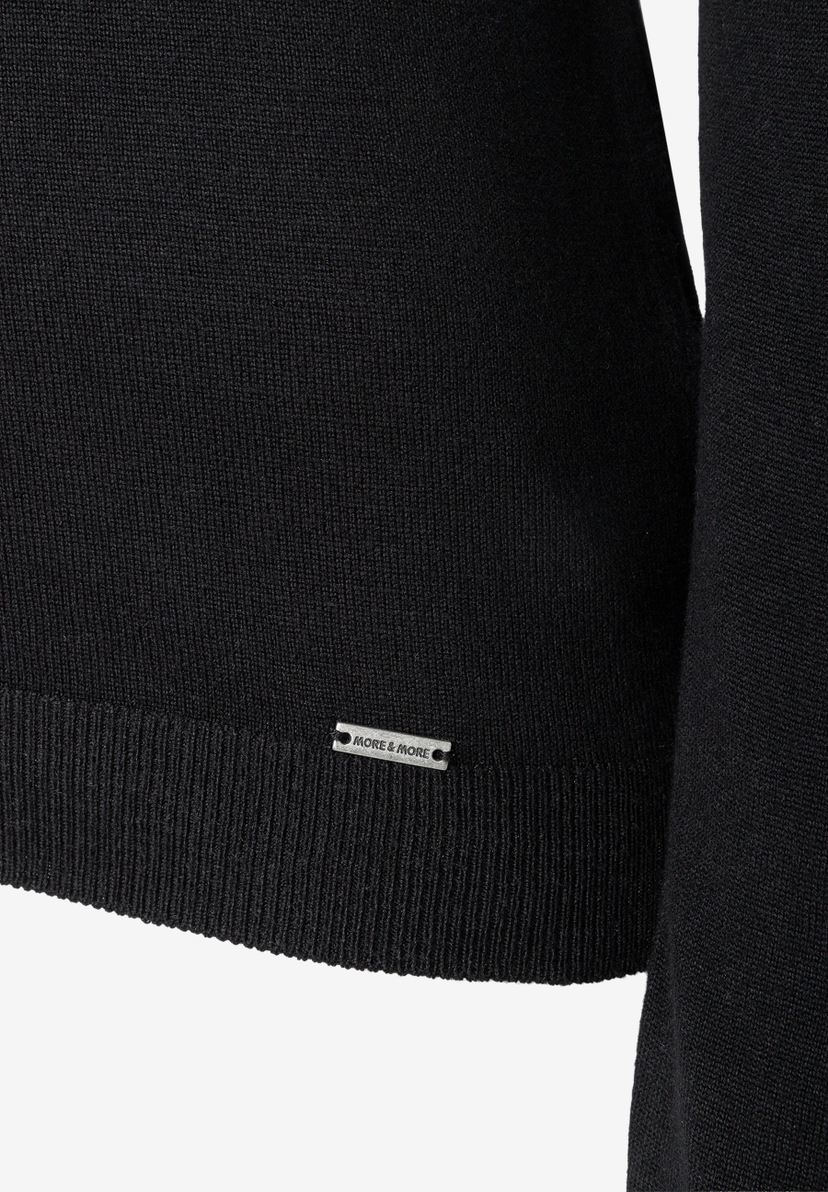 MORE & MORE schwarzer Feinstrickpullover mit silbernem Logo-Detail am Bund