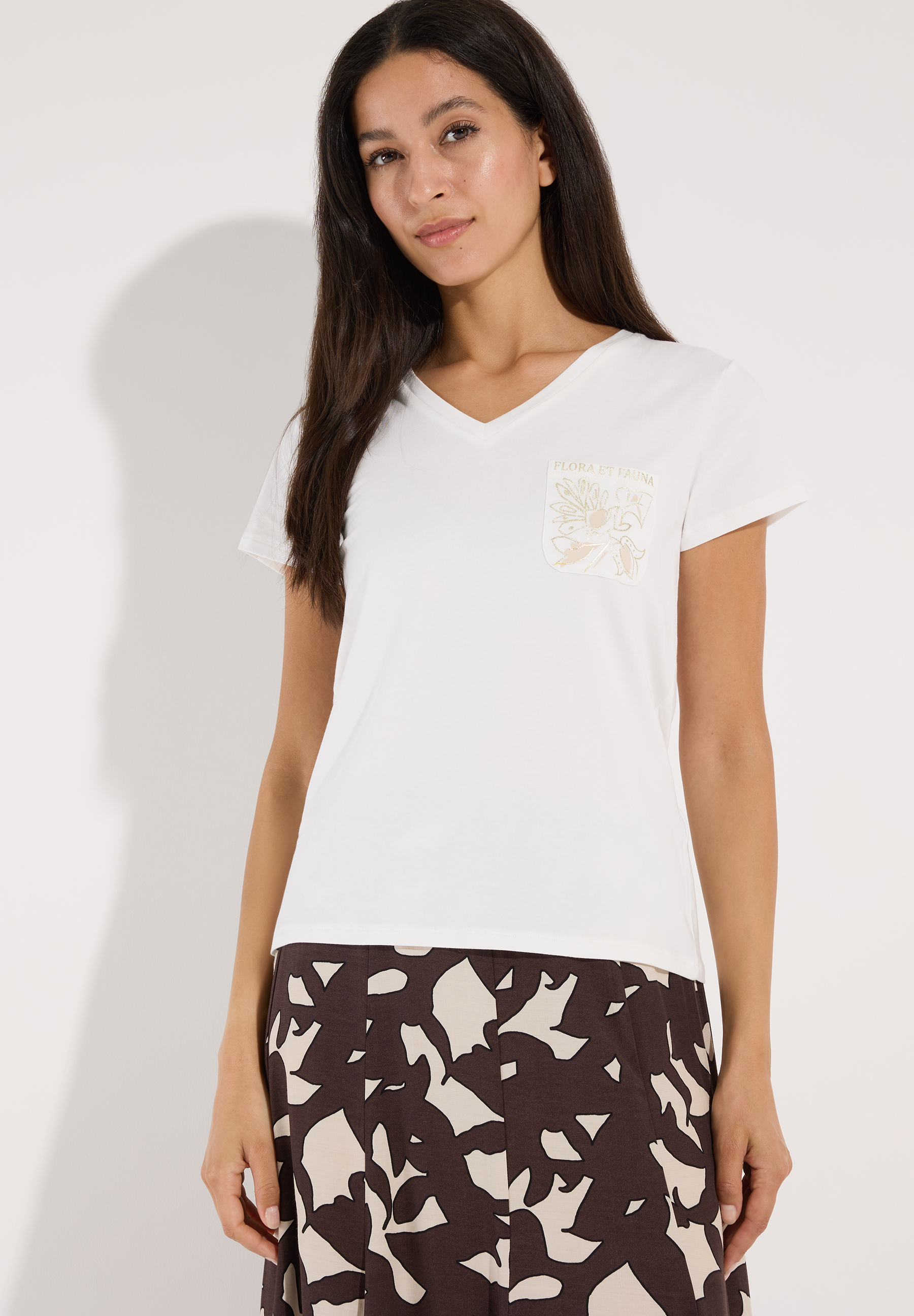 MORE & MORE Damen T-Shirt aus Jersey in Weiß mit V-Ausschnitt, kurzem Arm und