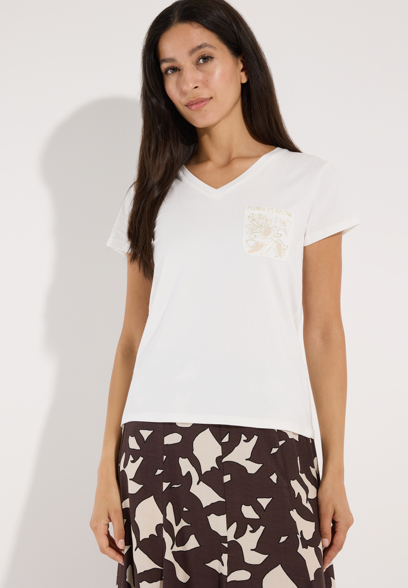 MORE & MORE Damen T-Shirt aus Jersey in Weiß mit V-Ausschnitt, kurzem Arm und MORE & MORE Damen T-Shirt aus Jersey in Weiß mit V-Ausschnitt, kurzem Arm und