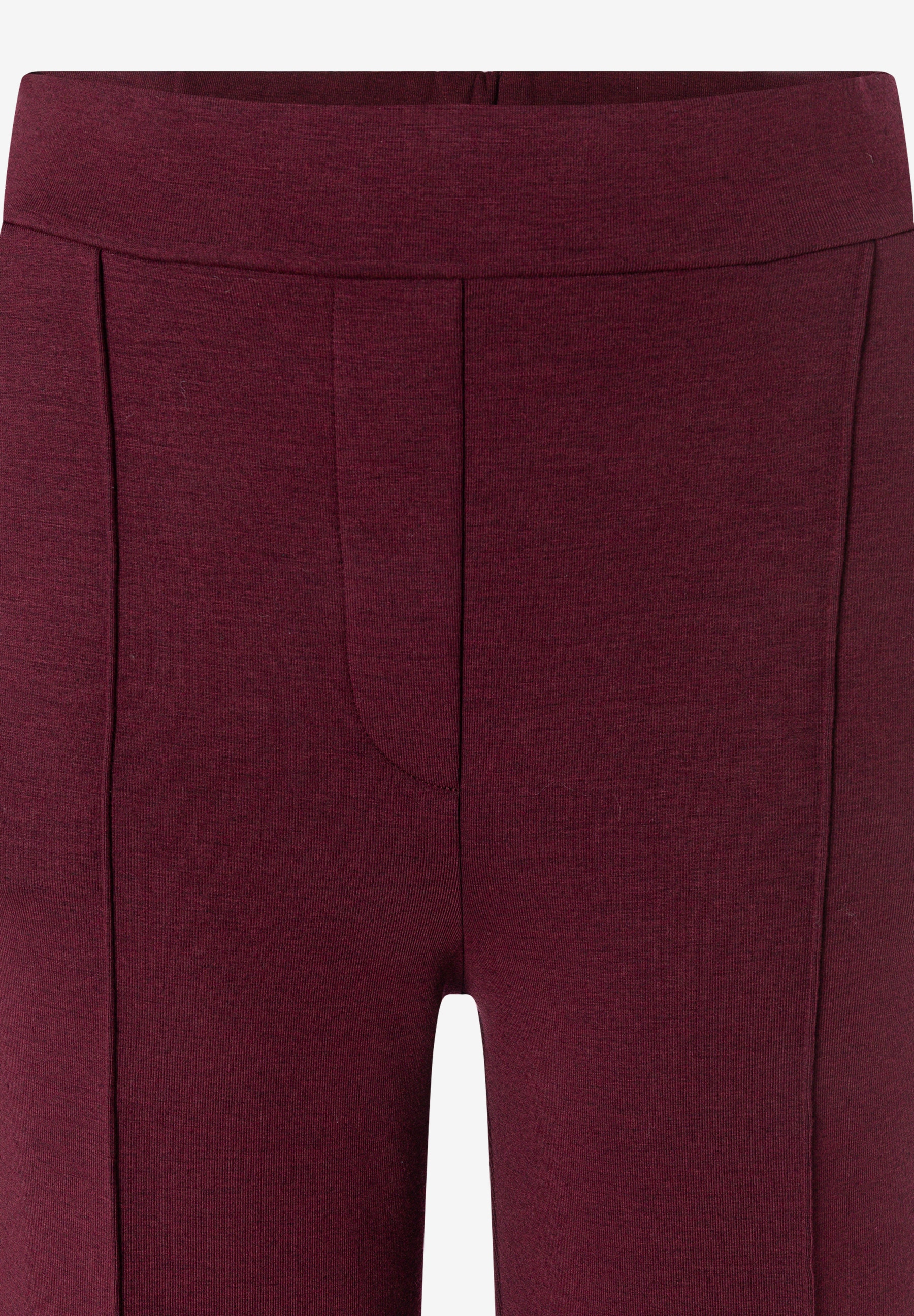 MORE & MORE Jeans in Dunkelrot, Double-Face-Jersey für hohen Tragekomfort, softer Griff und elastisch. MORE & MORE Jeans in Dunkelrot, Double-Face-Jersey für hohen Tragekomfort, softer Griff und elastisch.