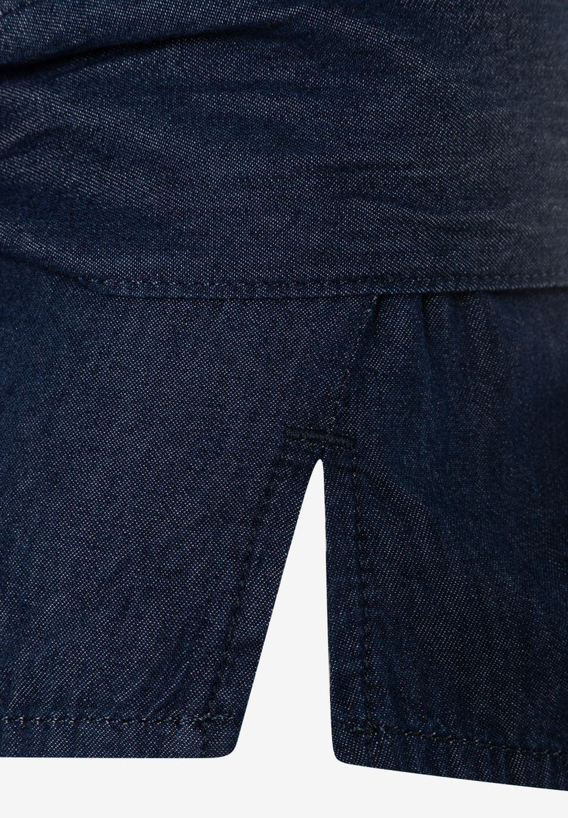 MORE & MORE Bluse: Dunkelblaues Denim-Material mit Schlitzdetails für angenehmen Tragekomfort und hautfreundliches Gefühl. MORE & MORE Bluse: Dunkelblaues Denim-Material mit Schlitzdetails für angenehmen Tragekomfort und hautfreundliches Gefühl.