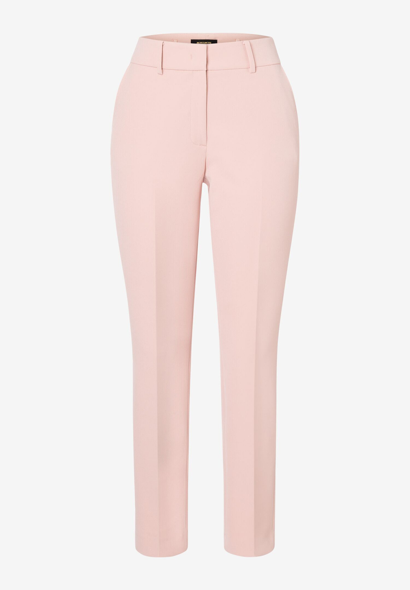 Eine formstabile, hellrosa Hose von MORE & MORE mit elastischer Materialkonstruktion. Eine formstabile, hellrosa Hose von MORE & MORE mit elastischer Materialkonstruktion.