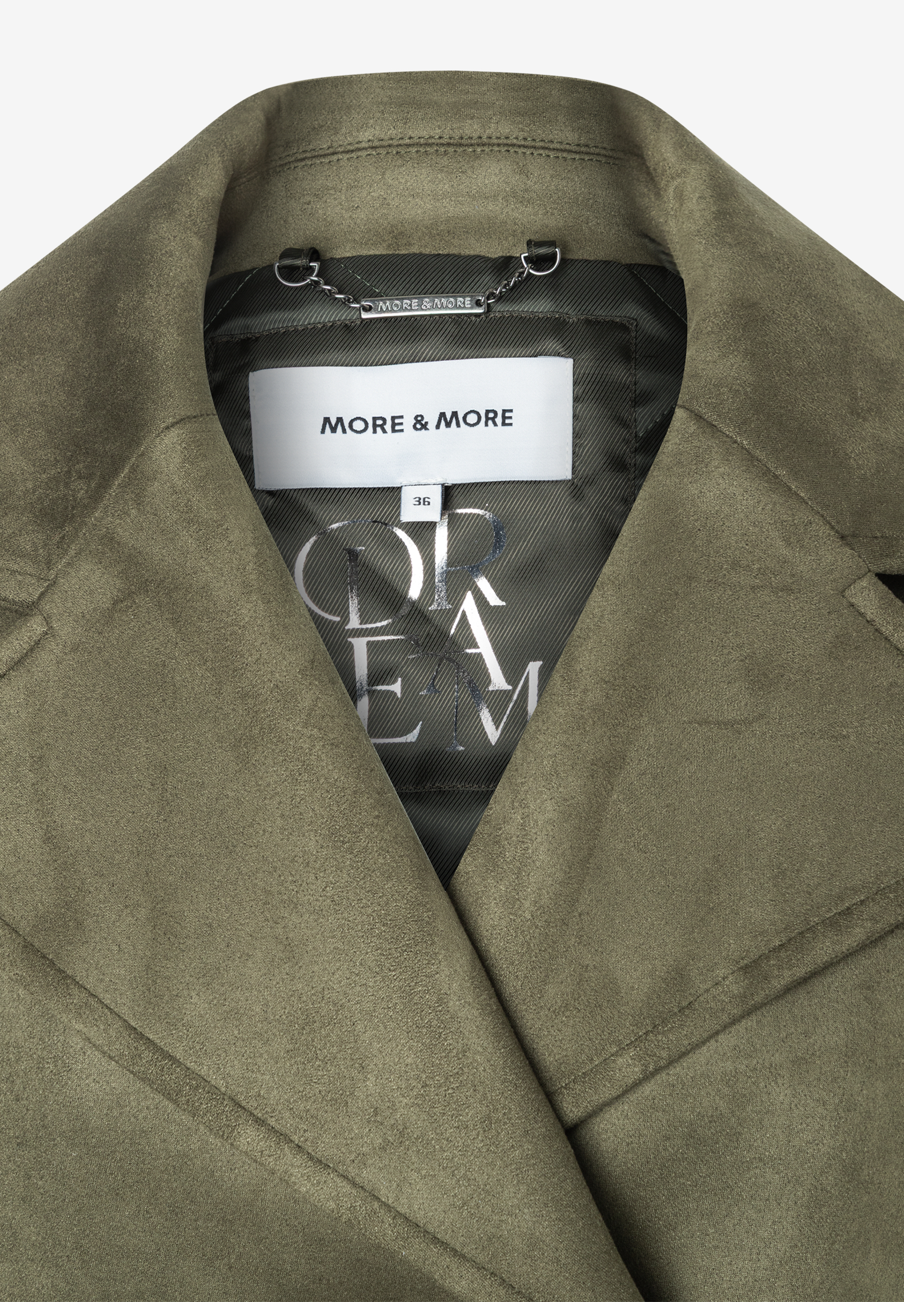 Nahaufnahme des MORE & MORE Oberteils aus Kunstleder mit angenehmem Tragekomfort und weichem Griff. Nahaufnahme des MORE & MORE Oberteils aus Kunstleder mit angenehmem Tragekomfort und weichem Griff.