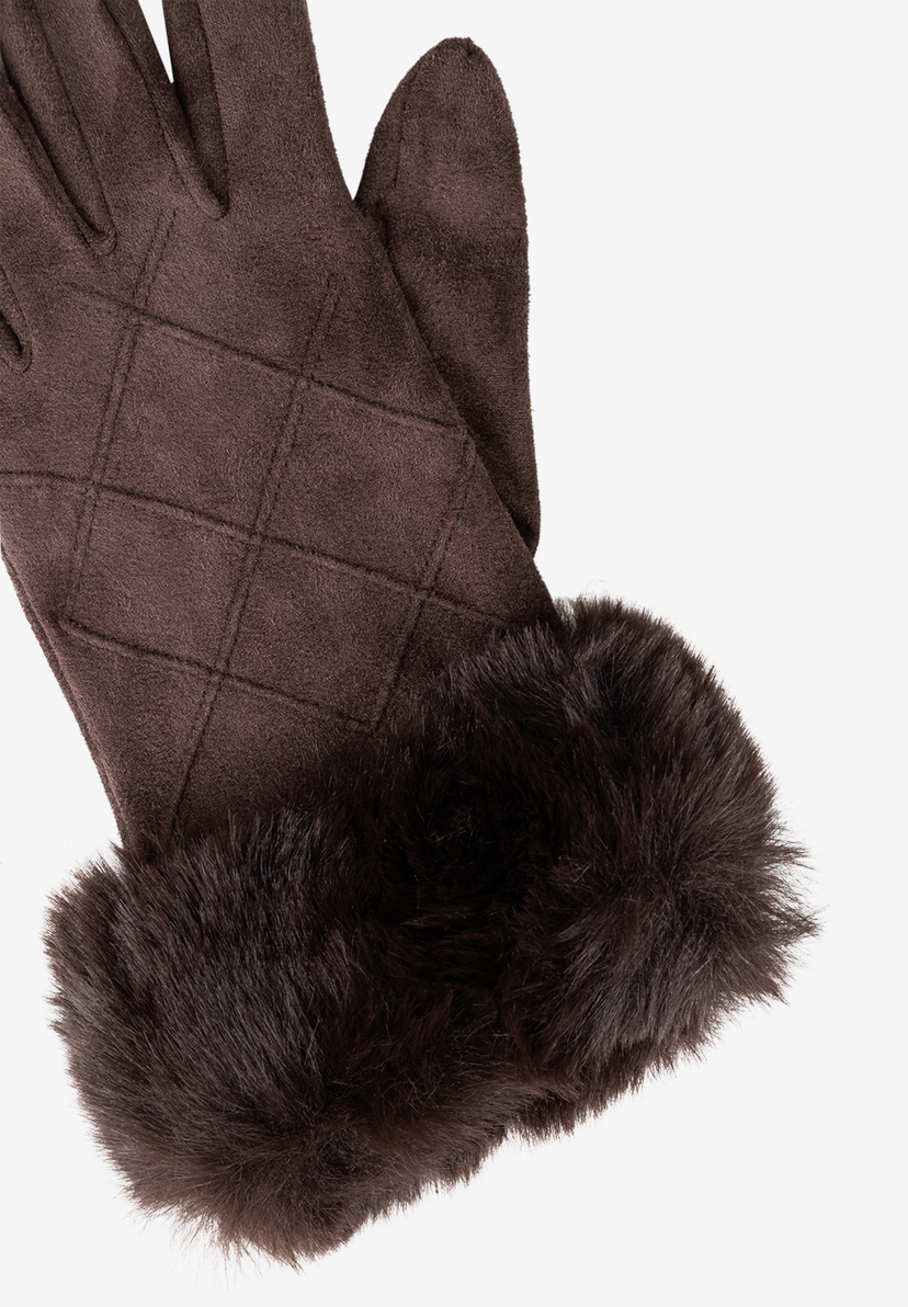 MORE & MORE Handschuhe aus braunem Wildlederimitat mit gestepptem Rautenmuster und flauschigem Kunstpelzbesatz. MORE & MORE Handschuhe aus braunem Wildlederimitat mit gestepptem Rautenmuster und flauschigem Kunstpelzbesatz.