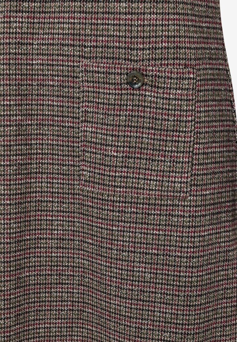 Detailaufnahme eines MORE & MORE Oberteils mit Jersey-Konstruktion und Karomuster, das Komfort und Elastizität verspricht. Detailaufnahme eines MORE & MORE Oberteils mit Jersey-Konstruktion und Karomuster, das Komfort und Elastizität verspricht.