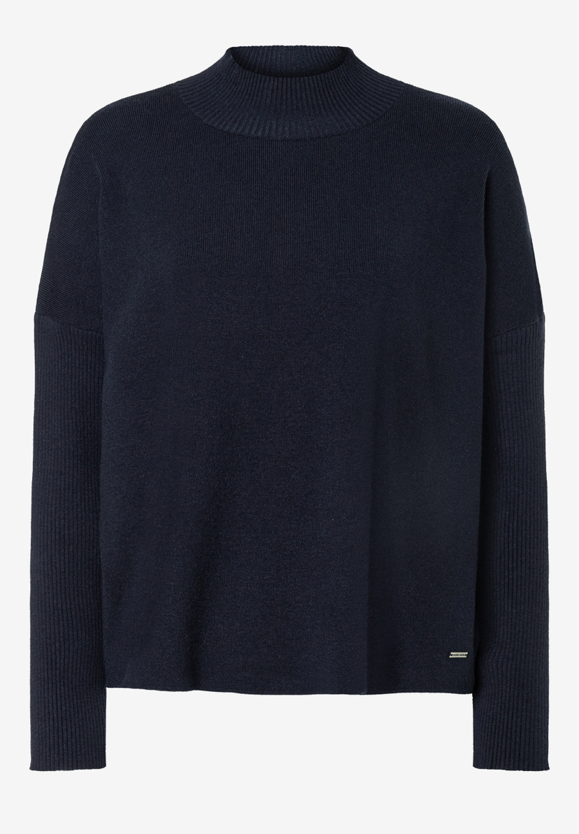 MORE & MORE Rippstrick-Pullover in Marineblau, mit Stehkragen und Rippbündchen an den Ärmeln und am Saum.