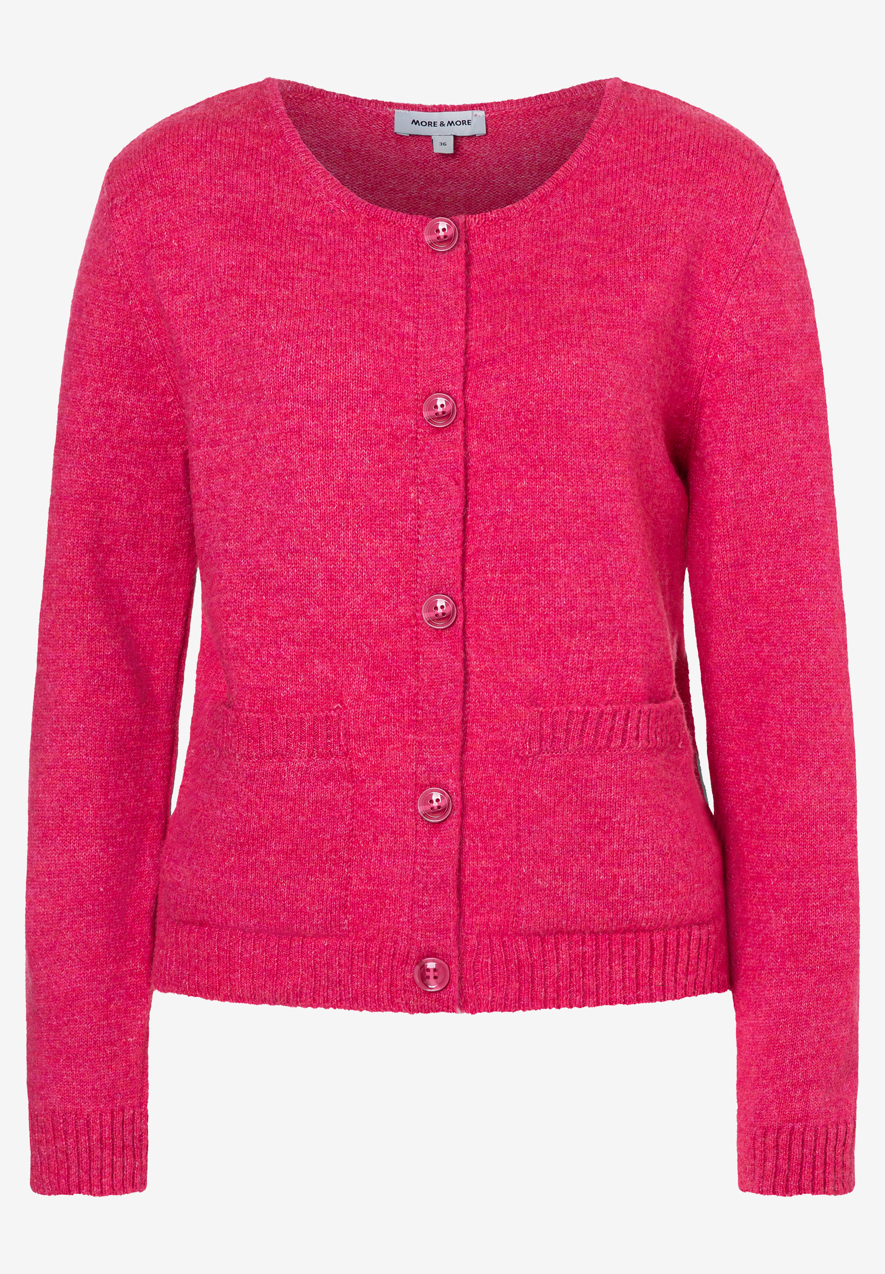 Pinke Strickjacke von MORE & MORE mit Knöpfen und zwei Taschen. Pinke Strickjacke von MORE & MORE mit Knöpfen und zwei Taschen.