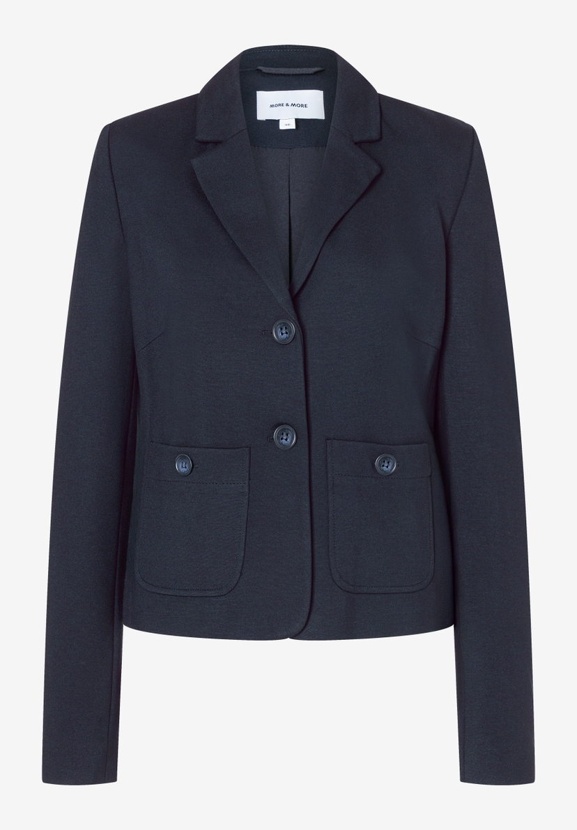 MORE & MORE Kurzblazer aus Jersey in Dunkelblau, mit Knöpfen und zwei aufgesetzten Taschen vorne. MORE & MORE Kurzblazer aus Jersey in Dunkelblau, mit Knöpfen und zwei aufgesetzten Taschen vorne.