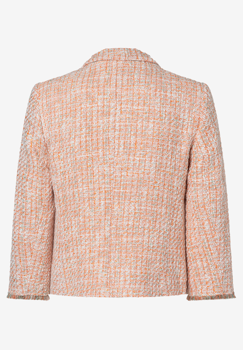 Rückansicht eines formstabilen Bouclé-Blazers von MORE & MORE. Rückansicht eines formstabilen Bouclé-Blazers von MORE & MORE.