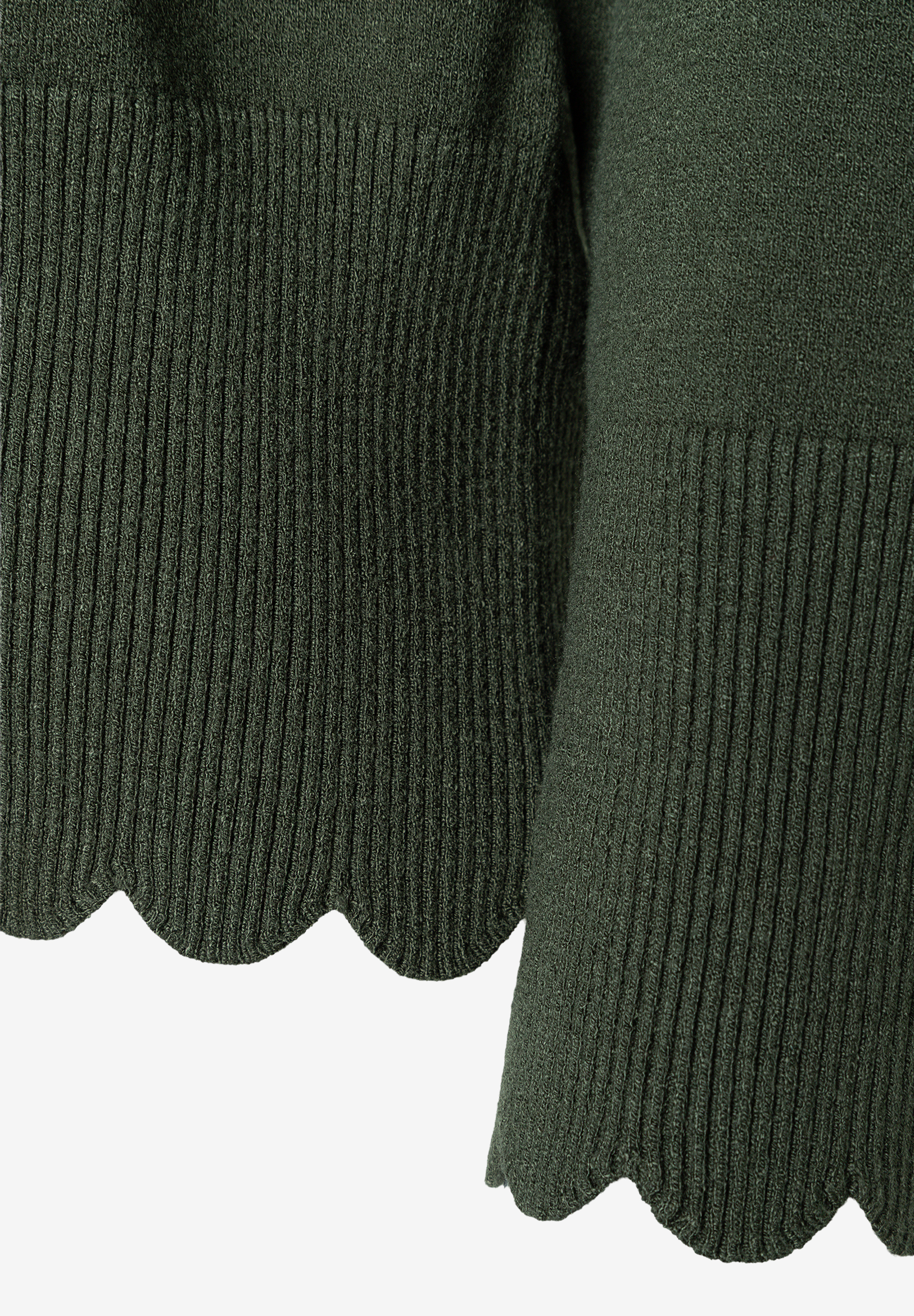MORE & MORE Feinstrick-Pullover mit gerippter Struktur und wellenförmigem Saum, der für angenehmen Tragekomfort sorgt. MORE & MORE Feinstrick-Pullover mit gerippter Struktur und wellenförmigem Saum, der für angenehmen Tragekomfort sorgt.