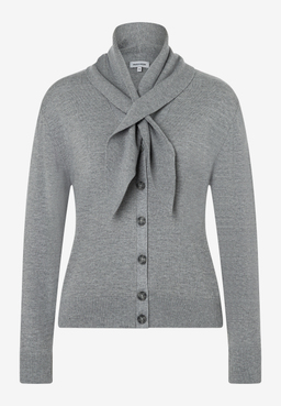 MORE & MORE Feinstrickpullover in Grau mit Wickelkragen und Knopfleiste.