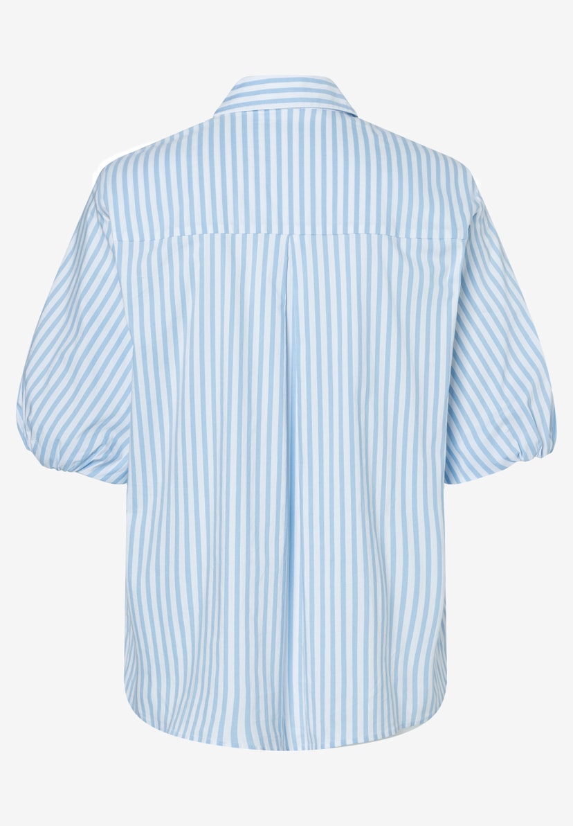 Eine MORE & MORE Bluse mit blau-weißen Streifen und Puffärmeln, aus Popeline. Eine MORE & MORE Bluse mit blau-weißen Streifen und Puffärmeln, aus Popeline.