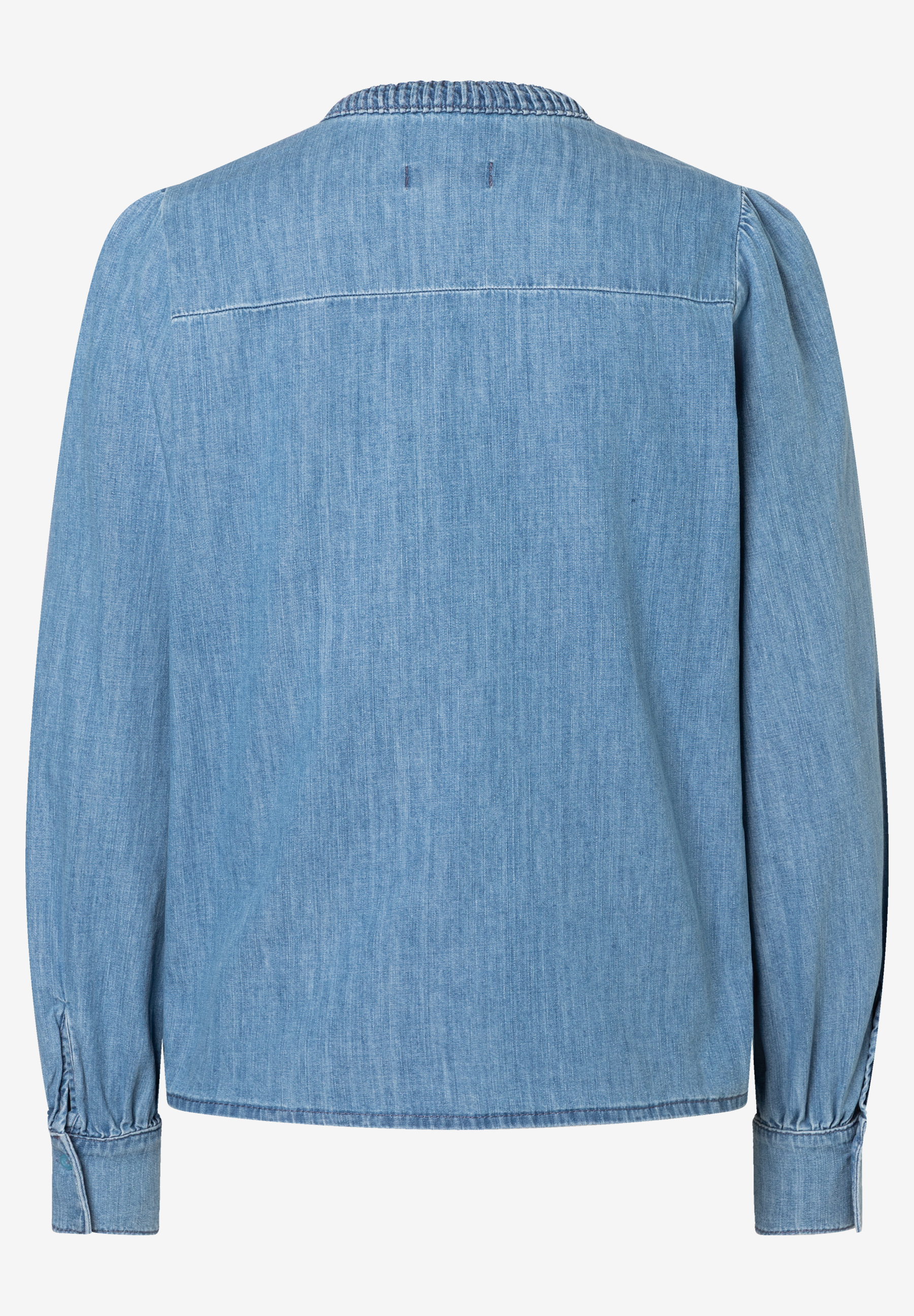 Eine blaue Jeansbluse von MORE & MORE mit langen Ärmeln. Eine blaue Jeansbluse von MORE & MORE mit langen Ärmeln.