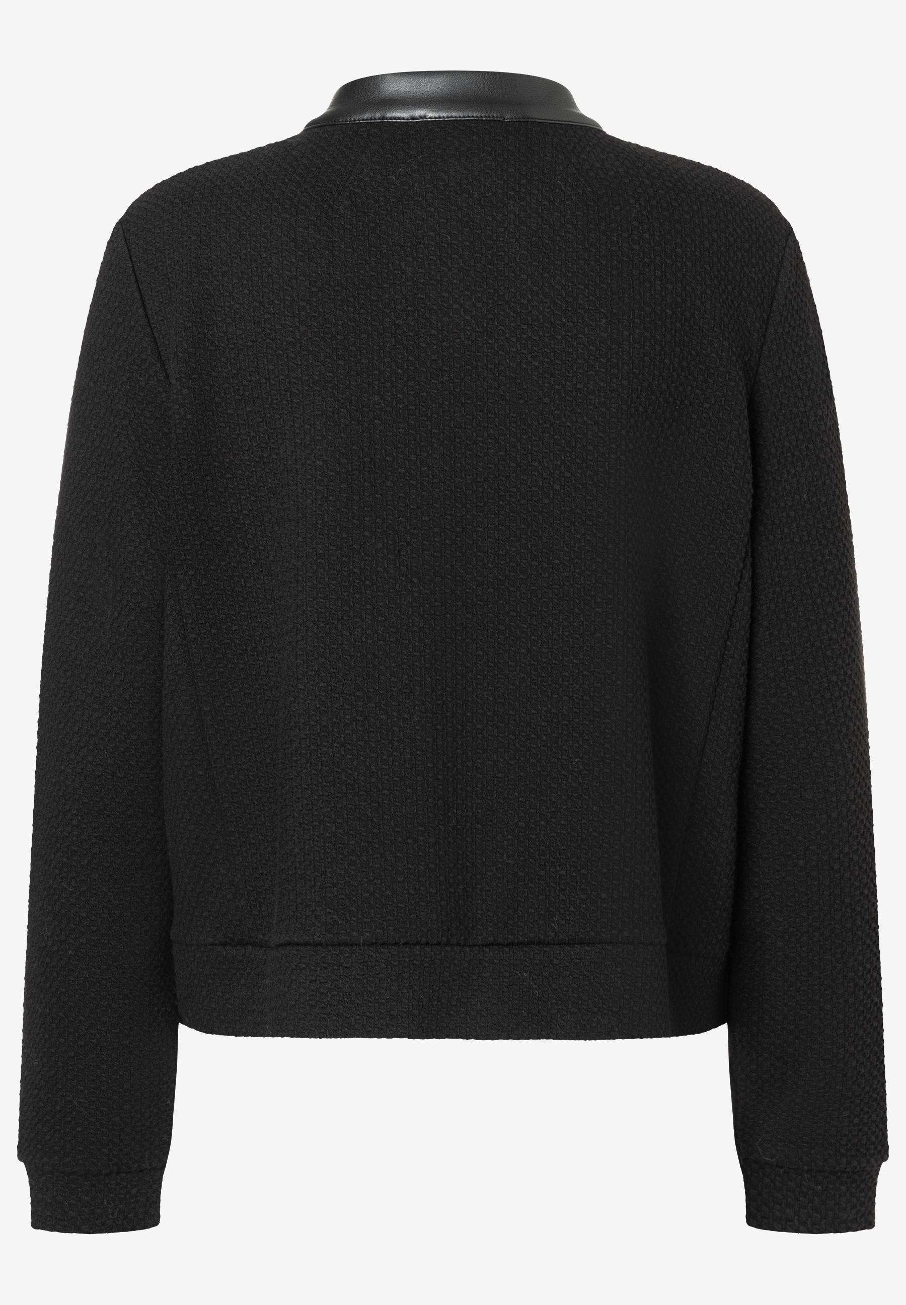 Ein schwarzes MORE & MORE Oberteil mit Kunstleder-Akzent am Kragen, guter Tragekomfort. Ein schwarzes MORE & MORE Oberteil mit Kunstleder-Akzent am Kragen, guter Tragekomfort.