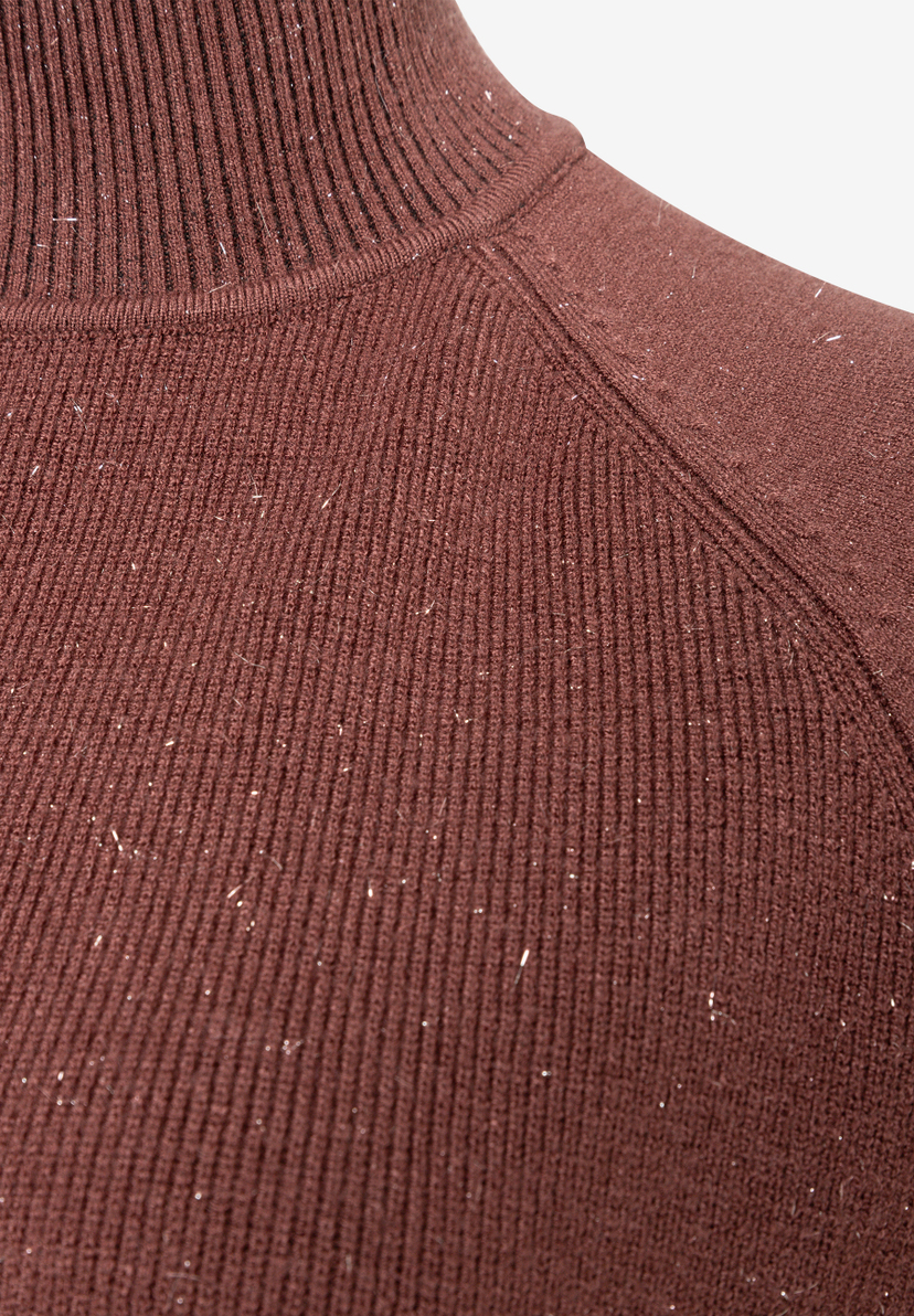 MORE & MORE Rippstrick-Pullover in Rostrot, mit feinen Glitzerfäden durchzogen, angenehm und hautfreundlich.