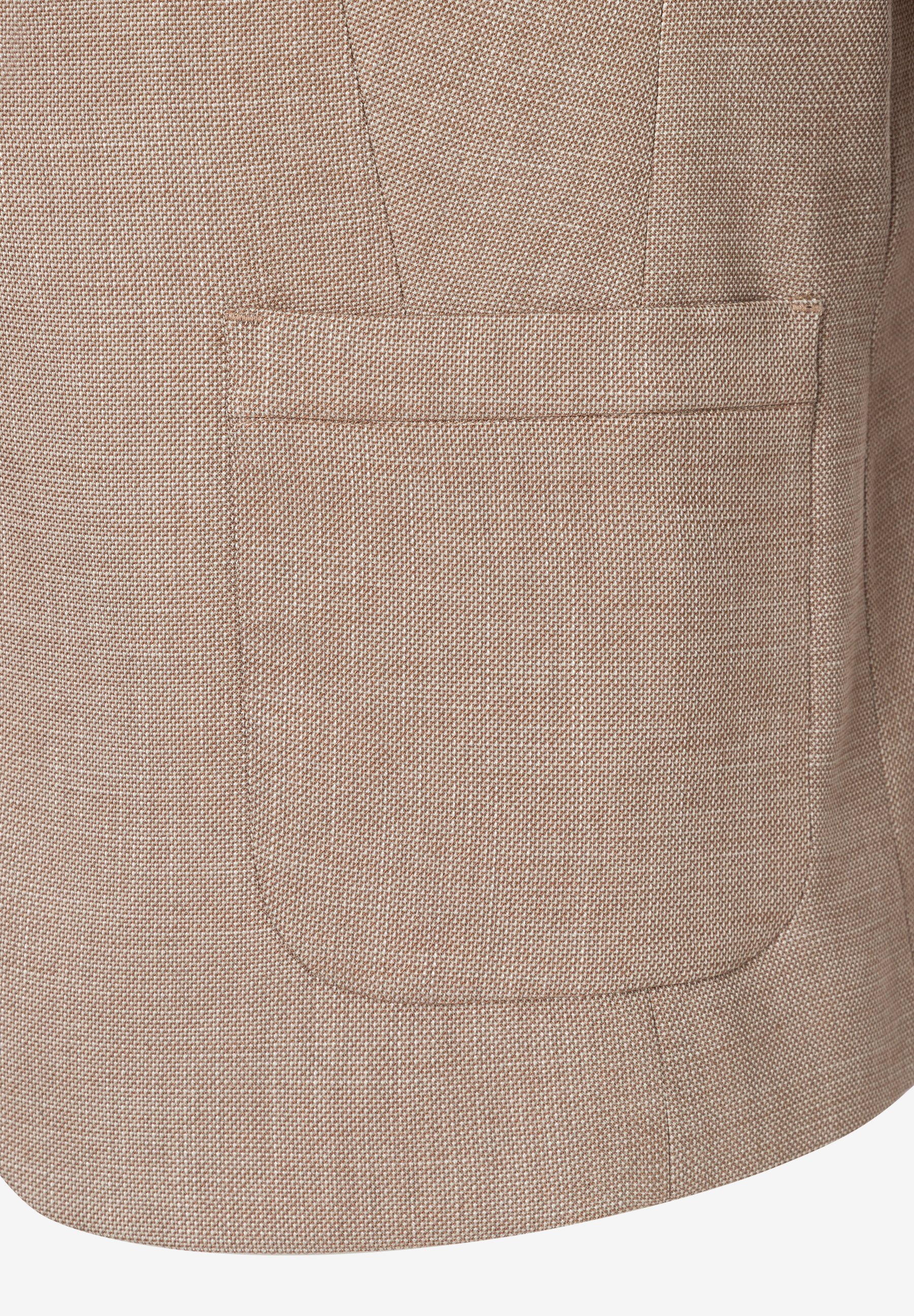 Detailaufnahme eines MORE & MORE Blazers mit Webware und einer aufgesetzten Tasche. Detailaufnahme eines MORE & MORE Blazers mit Webware und einer aufgesetzten Tasche.