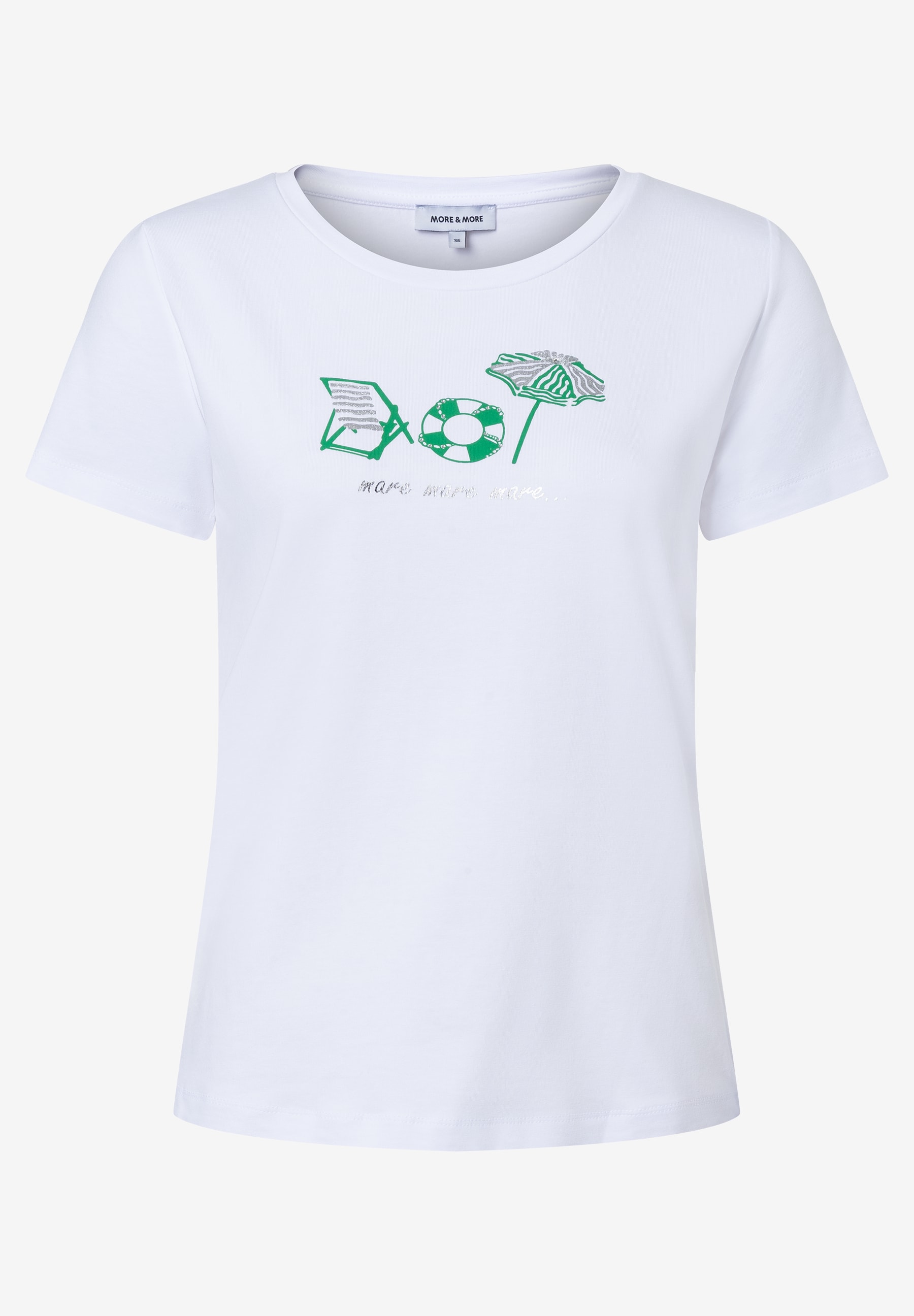 Ein weißes MORE & MORE T-Shirt mit sommerlichen Motiven wie Strandkorb und Sonnenschirm. Ein weißes MORE & MORE T-Shirt mit sommerlichen Motiven wie Strandkorb und Sonnenschirm.