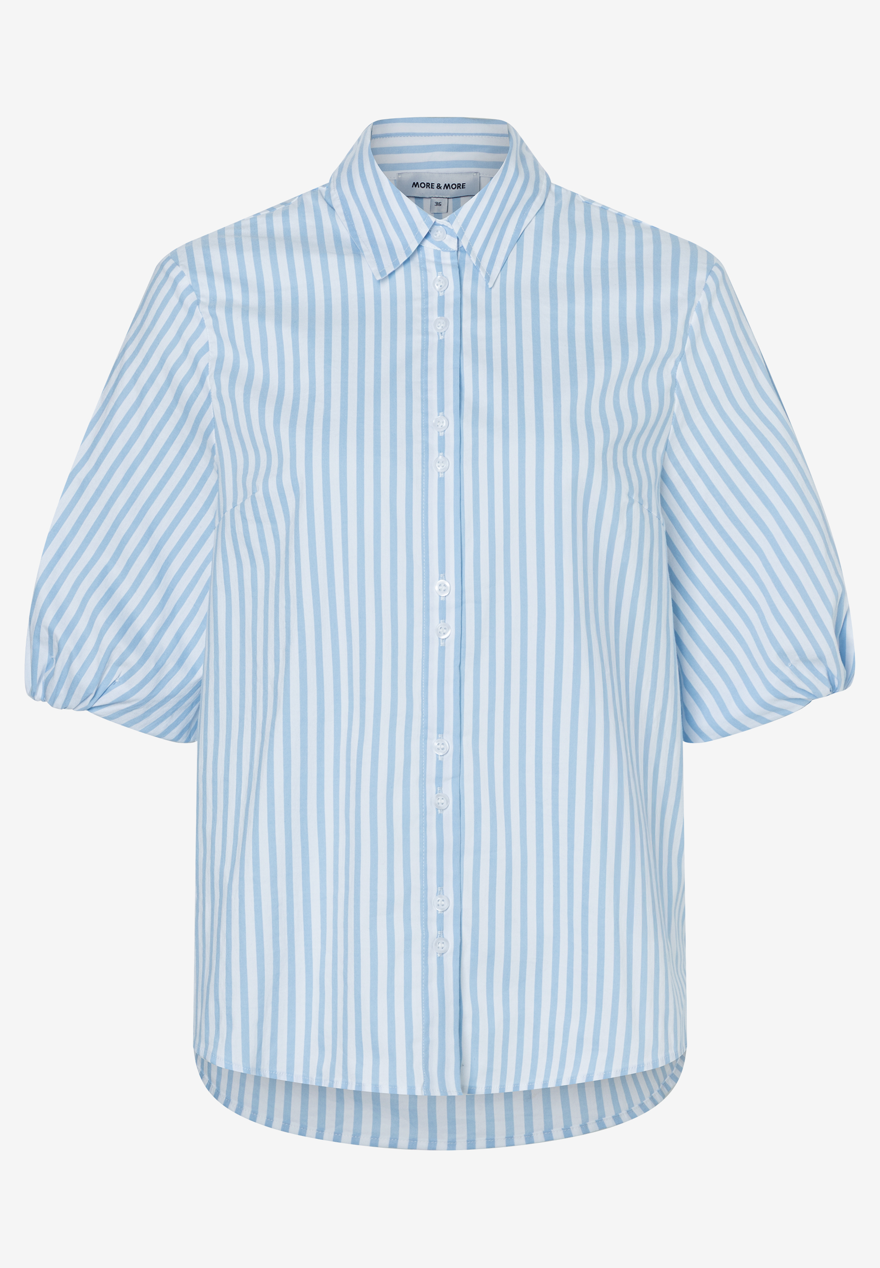 Eine blau-weiß gestreifte Bluse von MORE & MORE mit Knopfleiste und Puffärmeln. Eine blau-weiß gestreifte Bluse von MORE & MORE mit Knopfleiste und Puffärmeln.