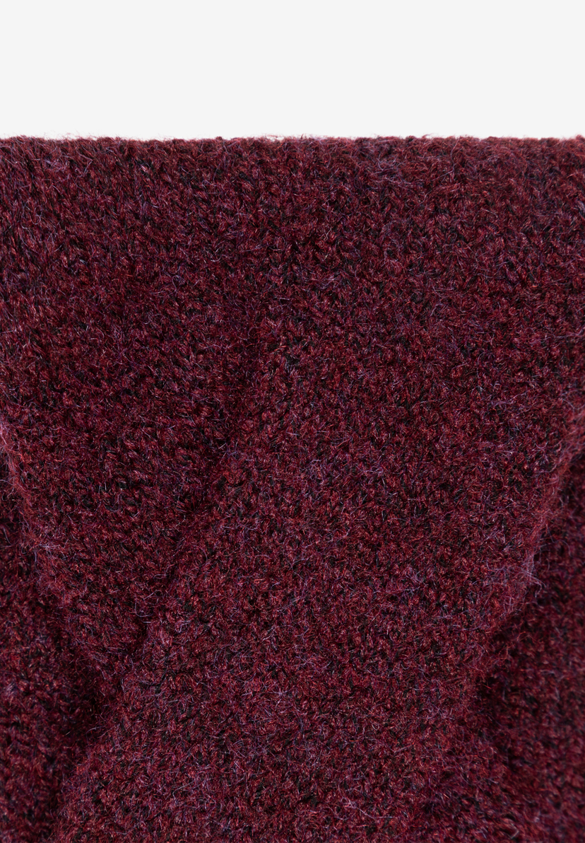 MORE & MORE Accessoire aus dunkelrotem Strickstoff mit feinen Fasern, die für eine weiche Textur sorgen. MORE & MORE Accessoire aus dunkelrotem Strickstoff mit feinen Fasern, die für eine weiche Textur sorgen.