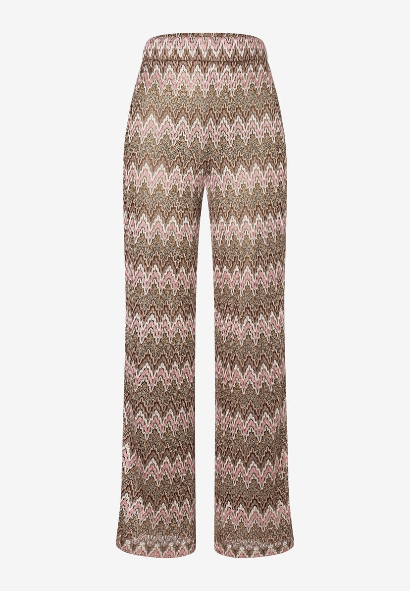 Eine MORE & MORE Hose/Jeans mit Jacquard-Muster in Braun-, Rosa- und Weißtönen auf hellem Grund. Eine MORE & MORE Hose/Jeans mit Jacquard-Muster in Braun-, Rosa- und Weißtönen auf hellem Grund.