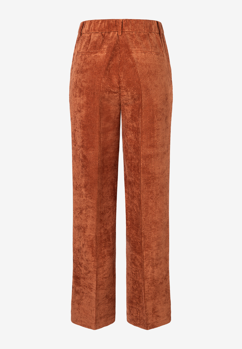 MORE & MORE Damen-Cordhose/Jeans in Rostbraun, elastisch, mit softer Haptik, rückseitigen Paspeltaschen. MORE & MORE Damen-Cordhose/Jeans in Rostbraun, elastisch, mit softer Haptik, rückseitigen Paspeltaschen.