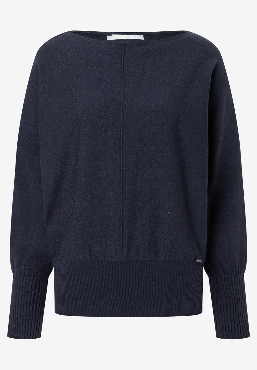 MORE & MORE Feinstrick-Pullover in Marineblau, hautfreundlich und weich, mit elegantem U-Boot-Ausschnitt. MORE & MORE Feinstrick-Pullover in Marineblau, hautfreundlich und weich, mit elegantem U-Boot-Ausschnitt.